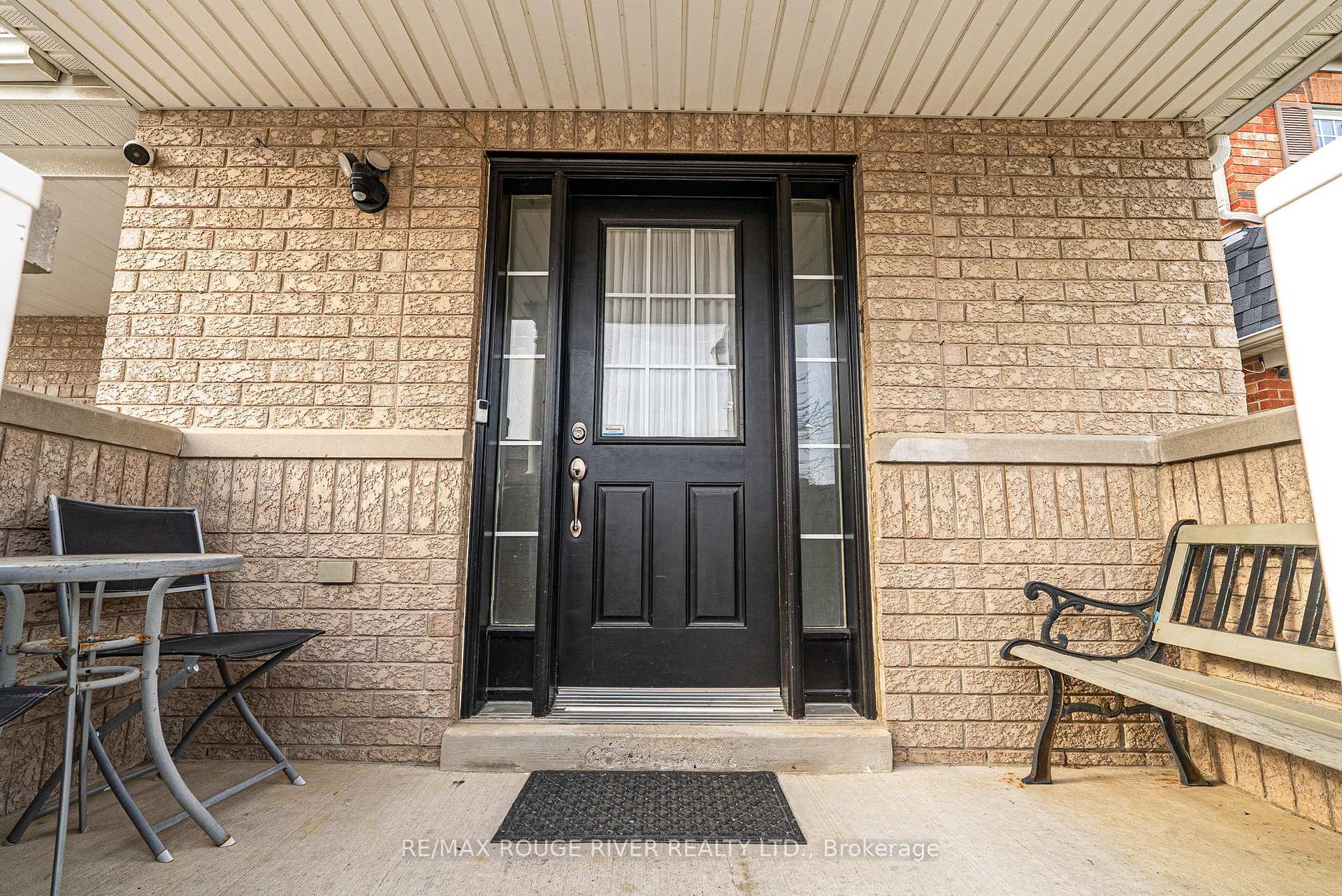 Photo 2 of 22 Thackery Drive, Ajax, Northeast Ajax — HOMEH