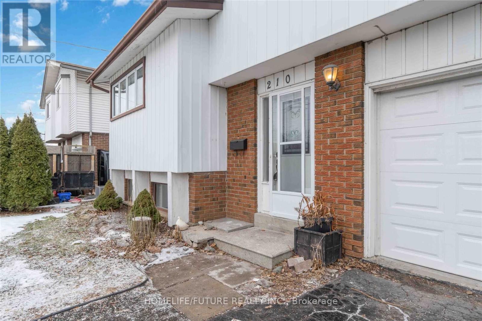 Photo 4 of 210 Harmony Road N, Oshawa, Eastdale — HOMEH