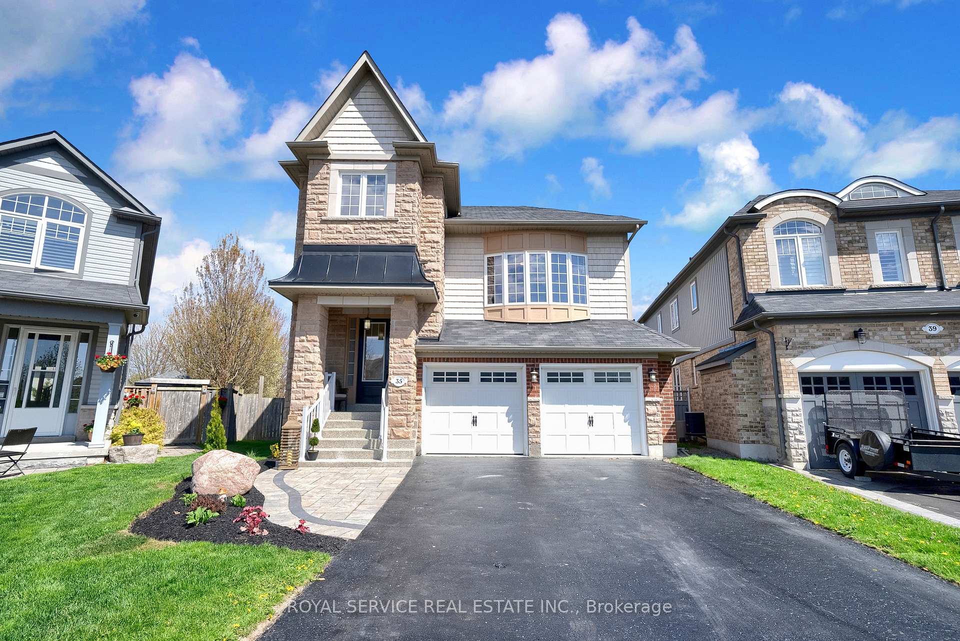 Photo 2 of 35 Alldread Crescent, Clarington, Newcastle — HOMEH