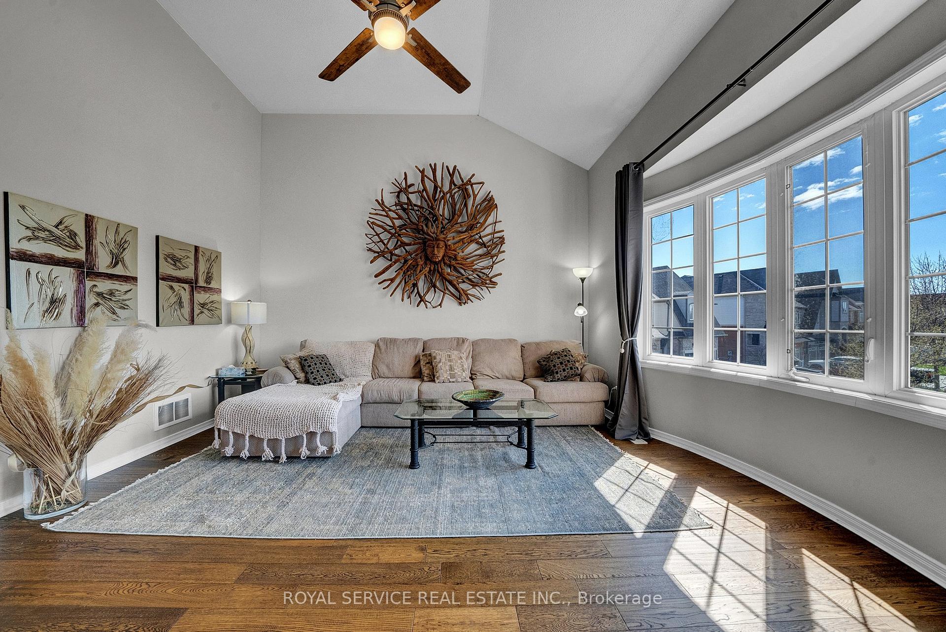 Photo 15 of 35 Alldread Crescent, Clarington, Newcastle — HOMEH