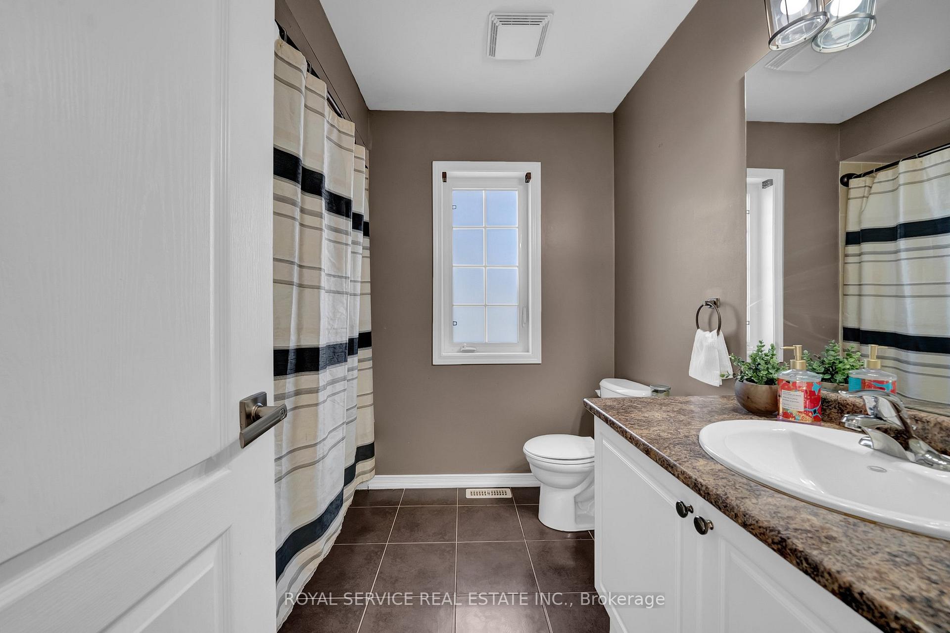 Photo 26 of 35 Alldread Crescent, Clarington, Newcastle — HOMEH