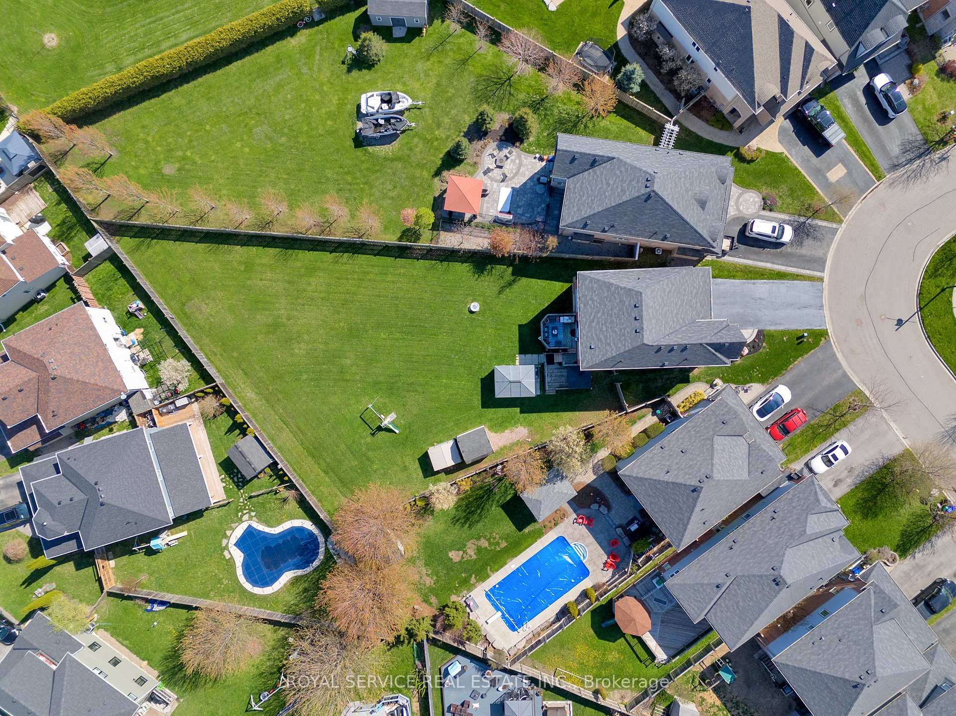 Photo 42 of 35 Alldread Crescent, Clarington, Newcastle — HOMEH