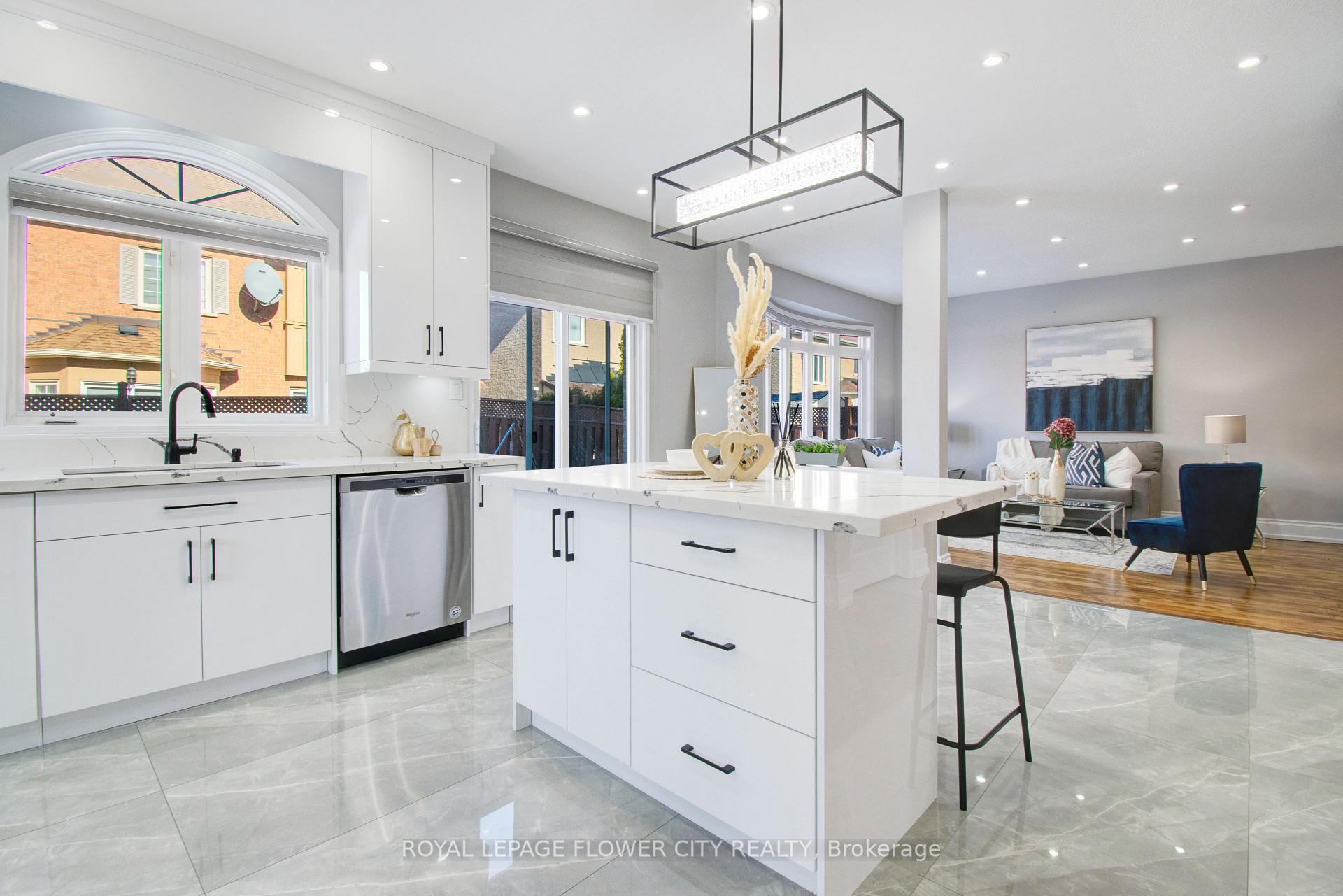 Photo 8 of 82 Mint Leaf Boulevard, Brampton, Sandringham-Wellington — HOMEH