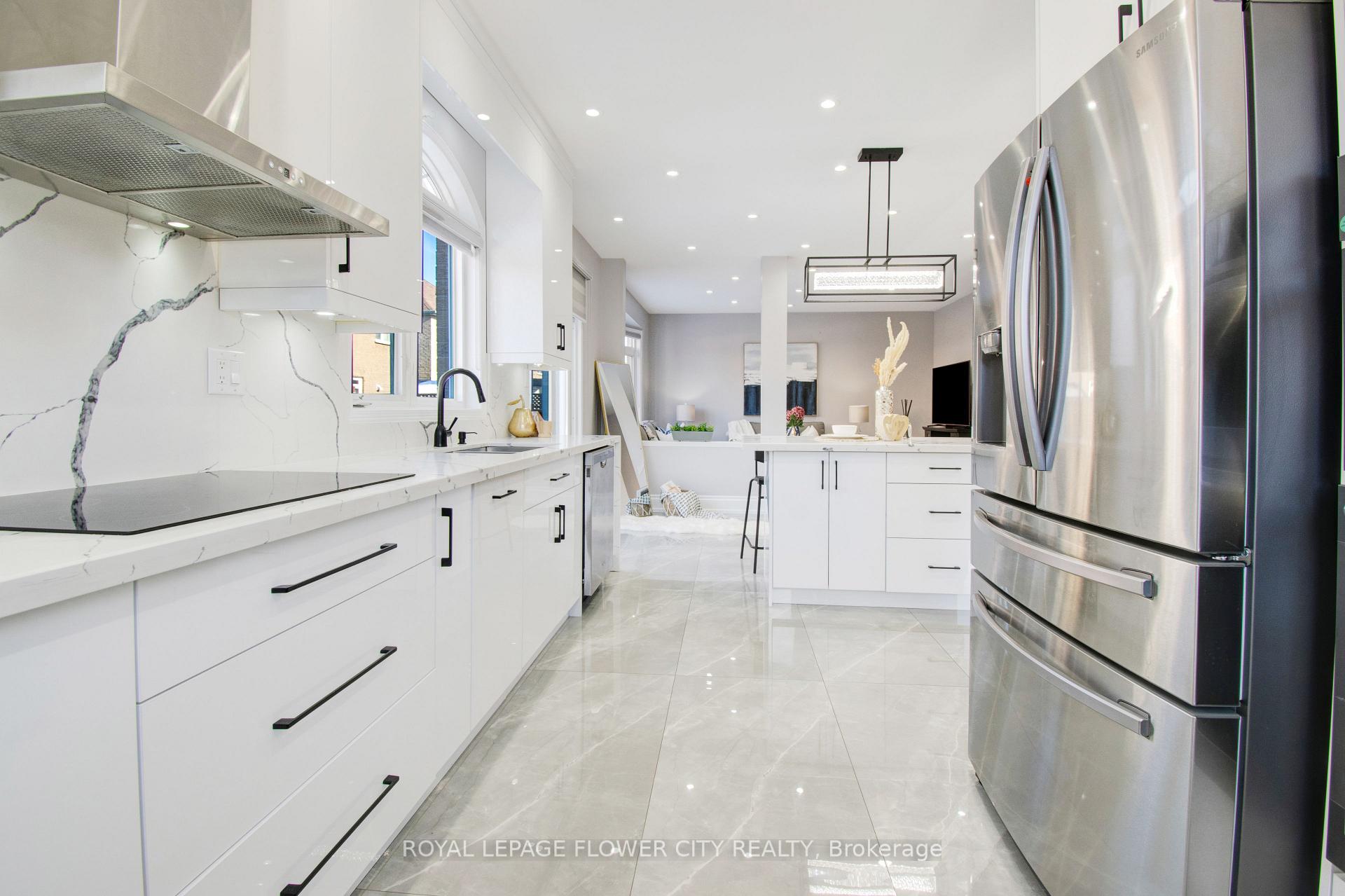 Photo 10 of 82 Mint Leaf Boulevard, Brampton, Sandringham-Wellington — HOMEH