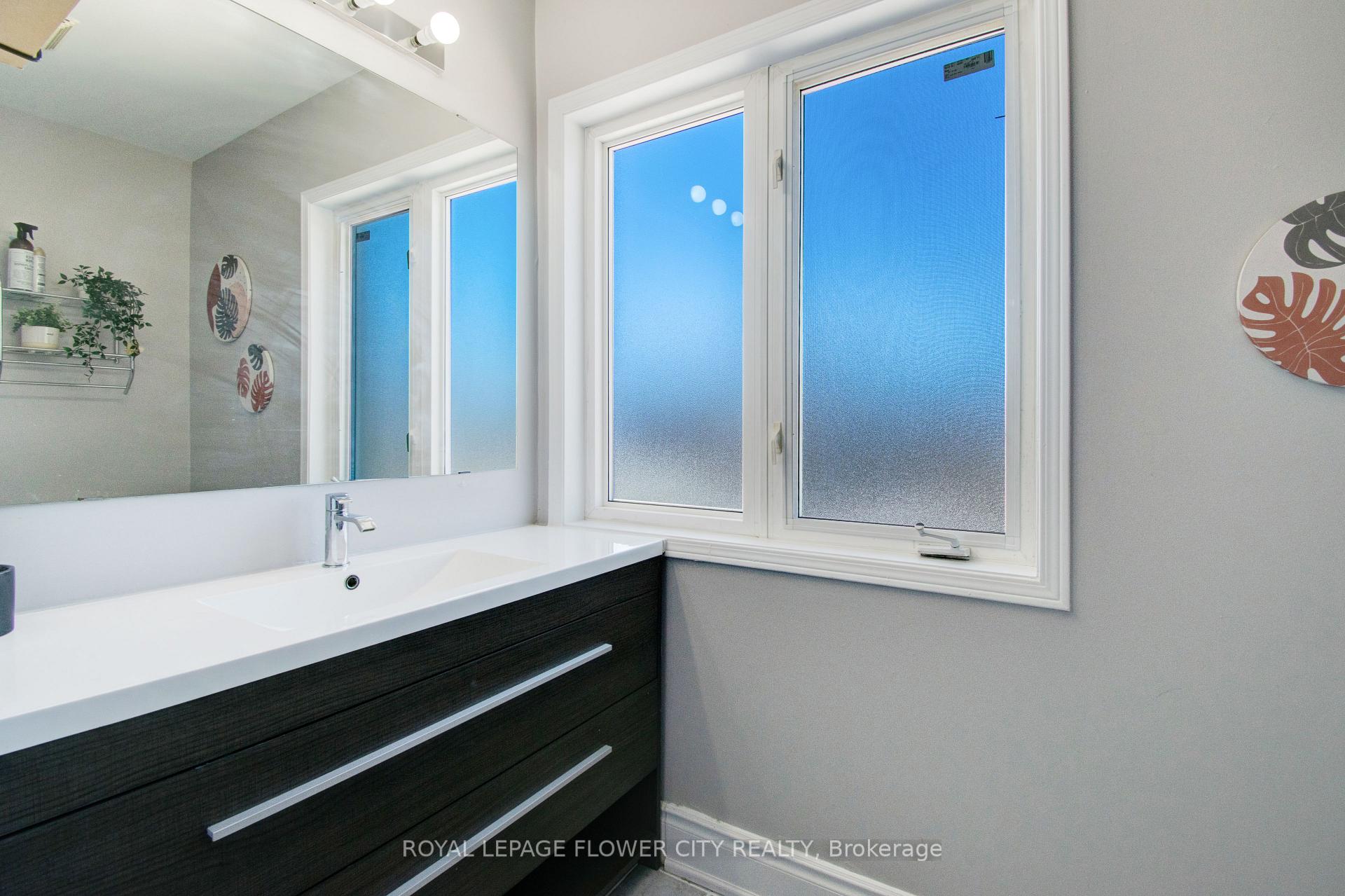 Photo 28 of 82 Mint Leaf Boulevard, Brampton, Sandringham-Wellington — HOMEH
