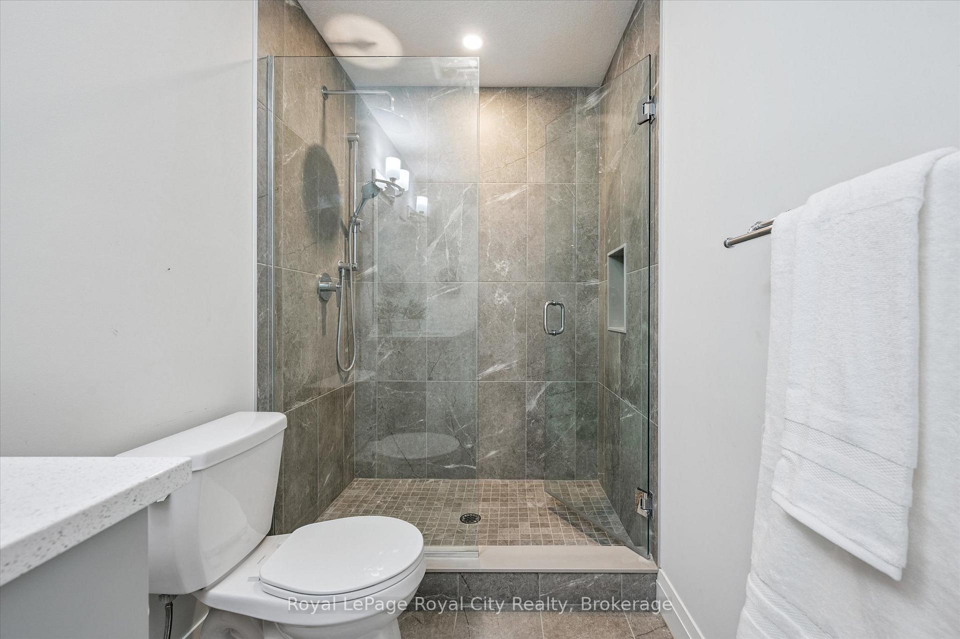 Photo 24 of 34 Wideman Boulevard, Guelph, Victoria North — HOMEH