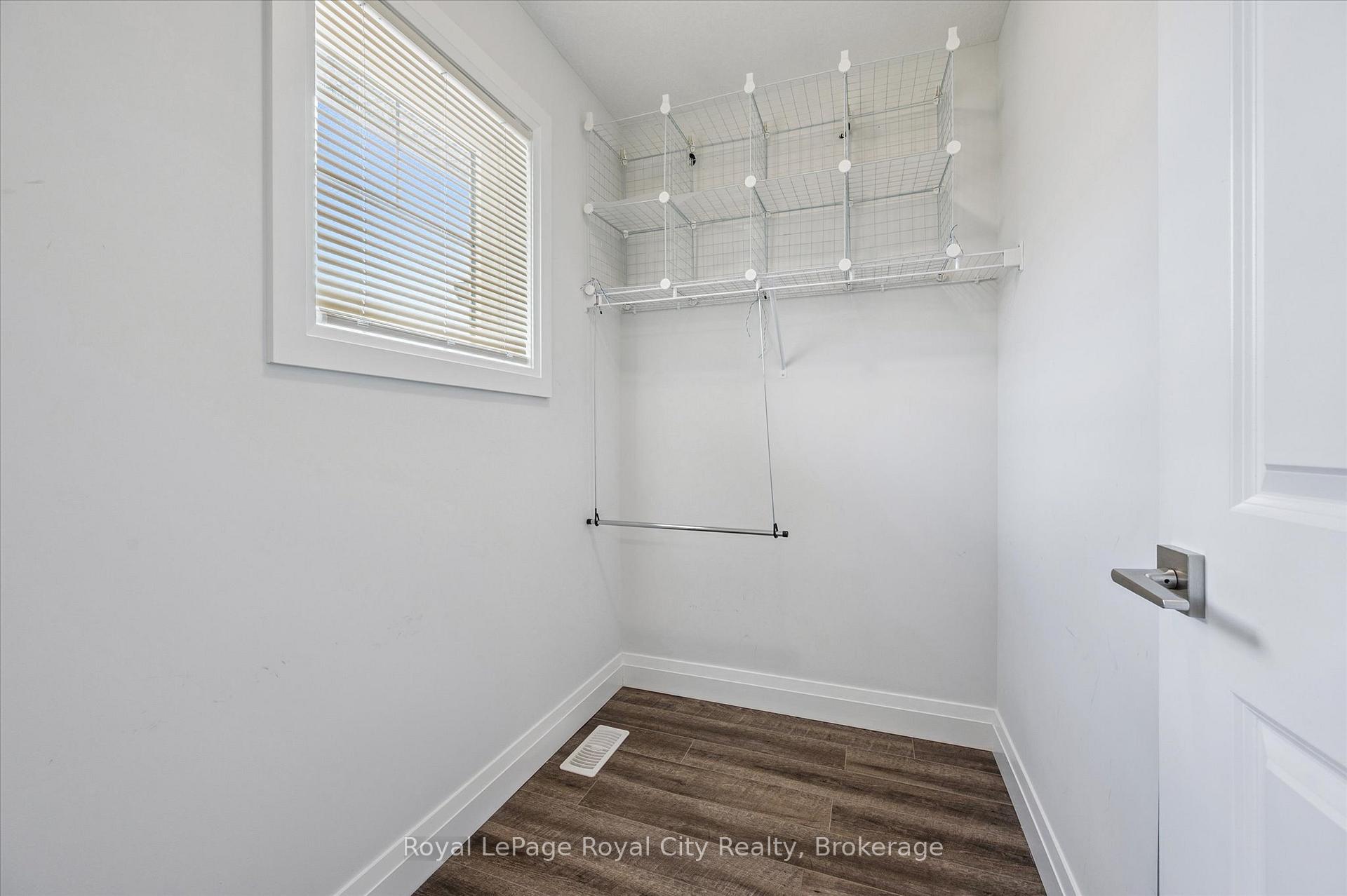 Photo 25 of 34 Wideman Boulevard, Guelph, Victoria North — HOMEH