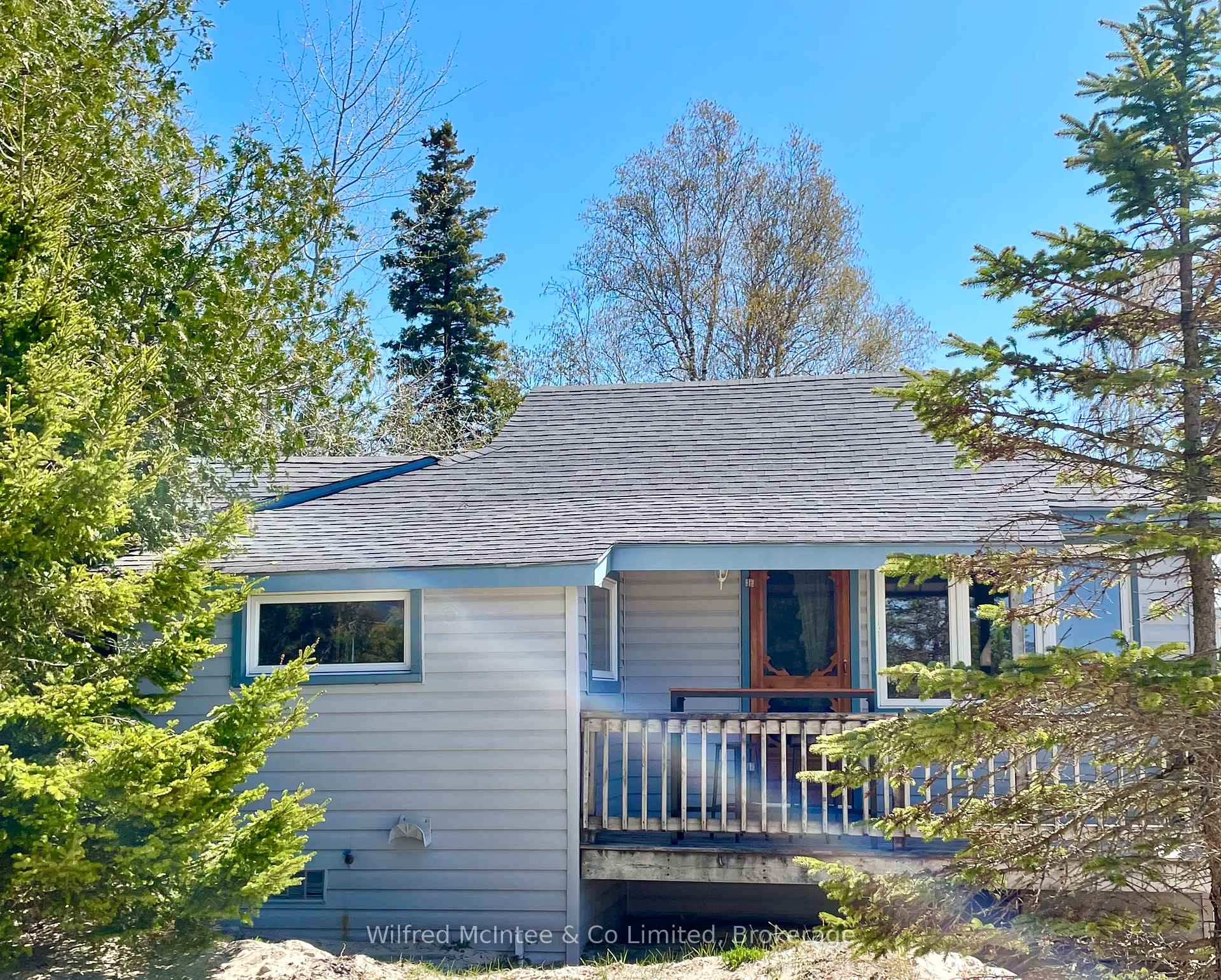 Photo 6 of 16 Shore Road, Vaughan, Vellore Village — HOMEH