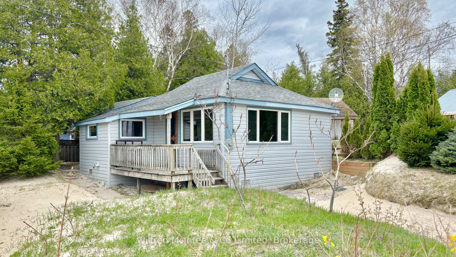 Photo 9 of 16 Shore Road, Vaughan, Vellore Village — HOMEH