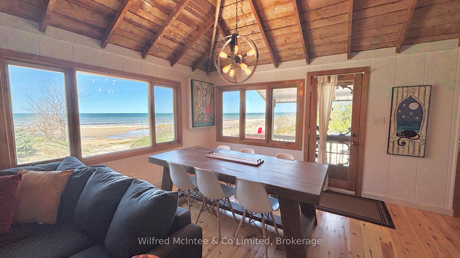Photo 17 of 16 Shore Road, Vaughan, Vellore Village — HOMEH