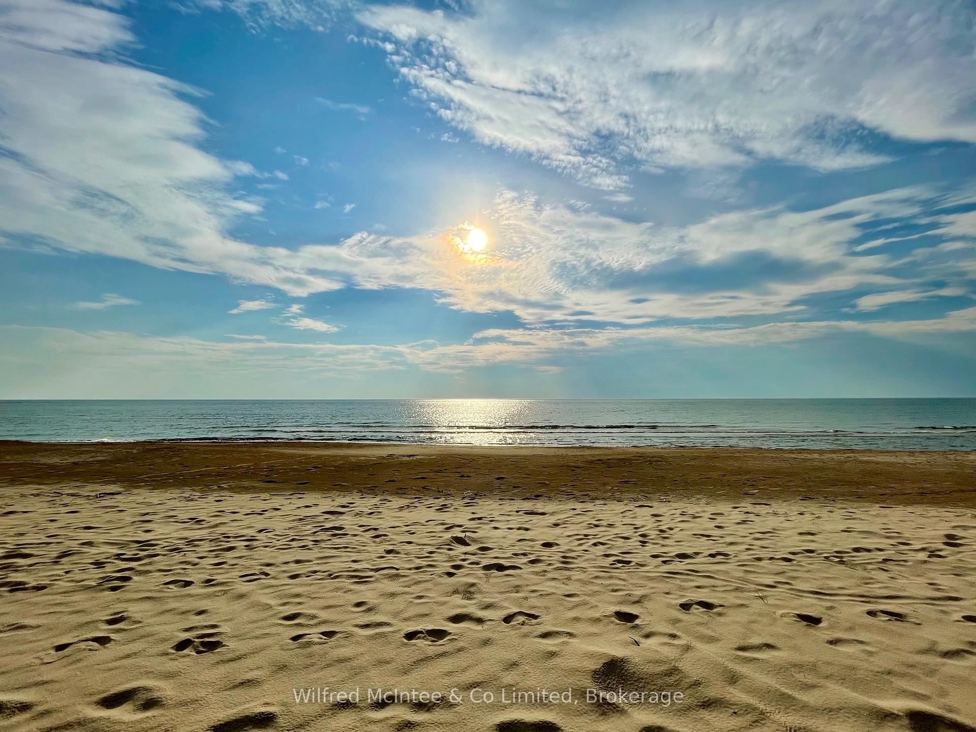 Photo 48 of 16 Shore Road, Vaughan, Vellore Village — HOMEH
