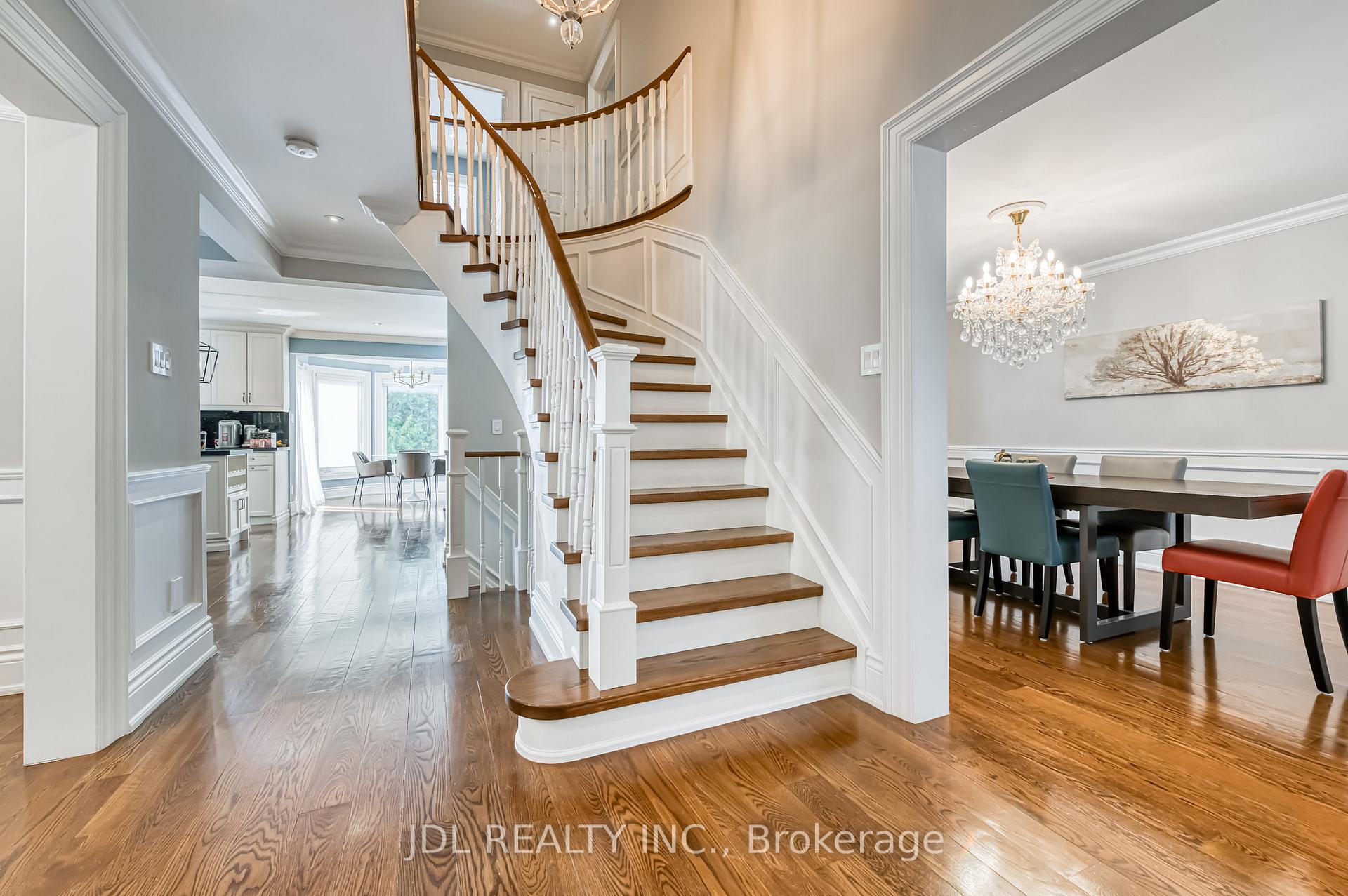 Photo 3 of 11 Heatherwood Crescent, Markham, Unionville — HOMEH