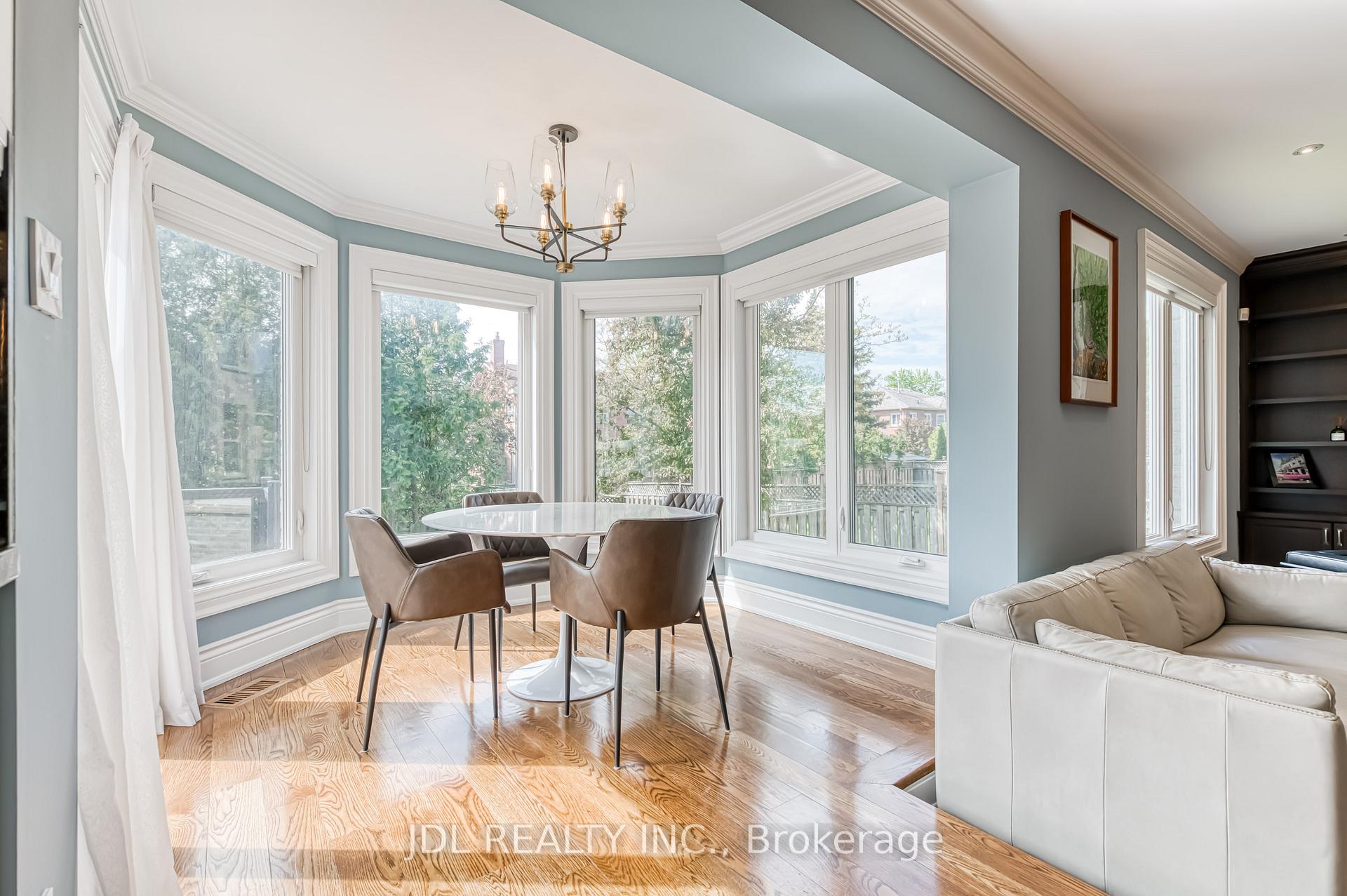 Photo 17 of 11 Heatherwood Crescent, Markham, Unionville — HOMEH