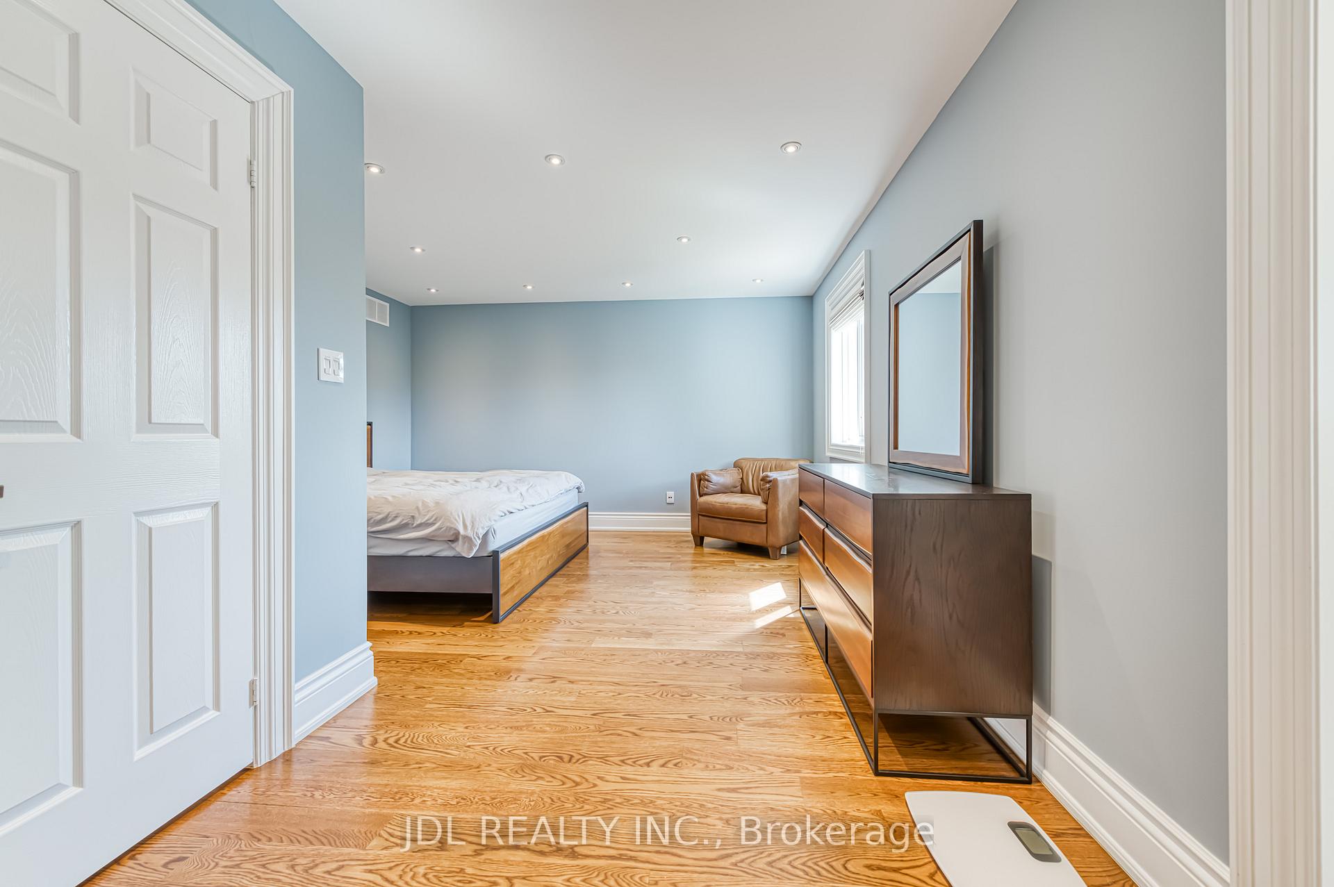 Photo 21 of 11 Heatherwood Crescent, Markham, Unionville — HOMEH