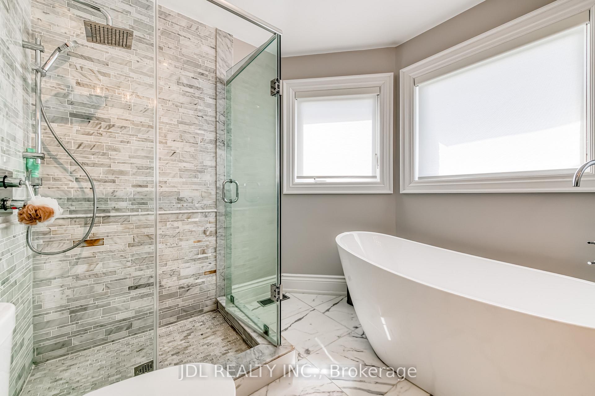 Photo 26 of 11 Heatherwood Crescent, Markham, Unionville — HOMEH