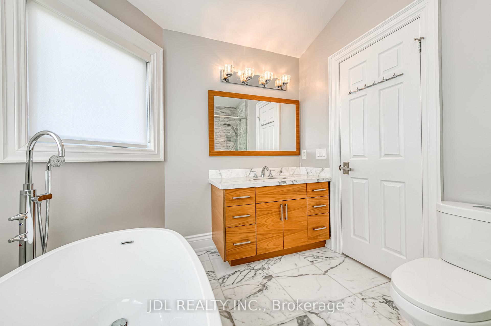 Photo 28 of 11 Heatherwood Crescent, Markham, Unionville — HOMEH