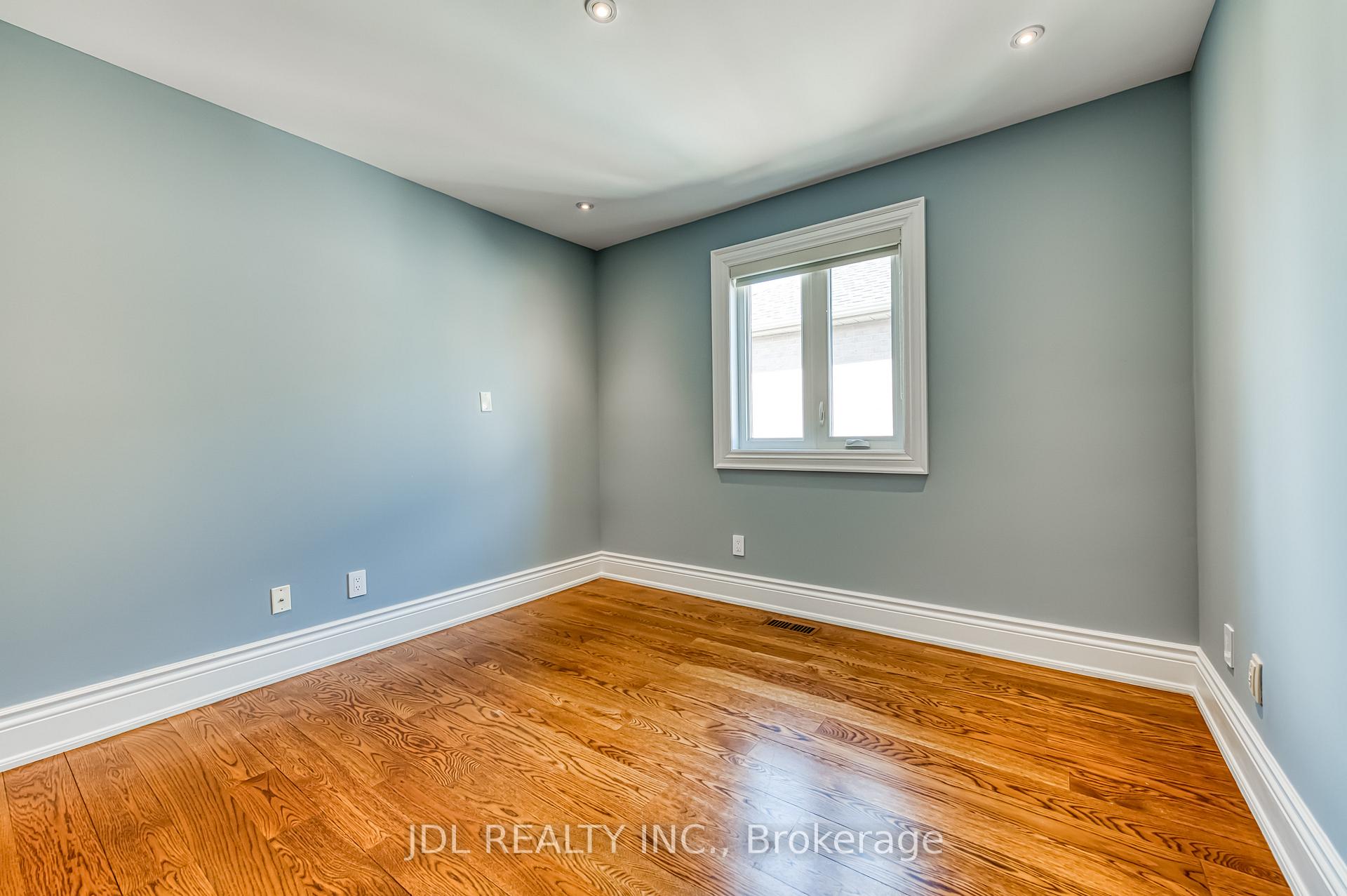Photo 29 of 11 Heatherwood Crescent, Markham, Unionville — HOMEH