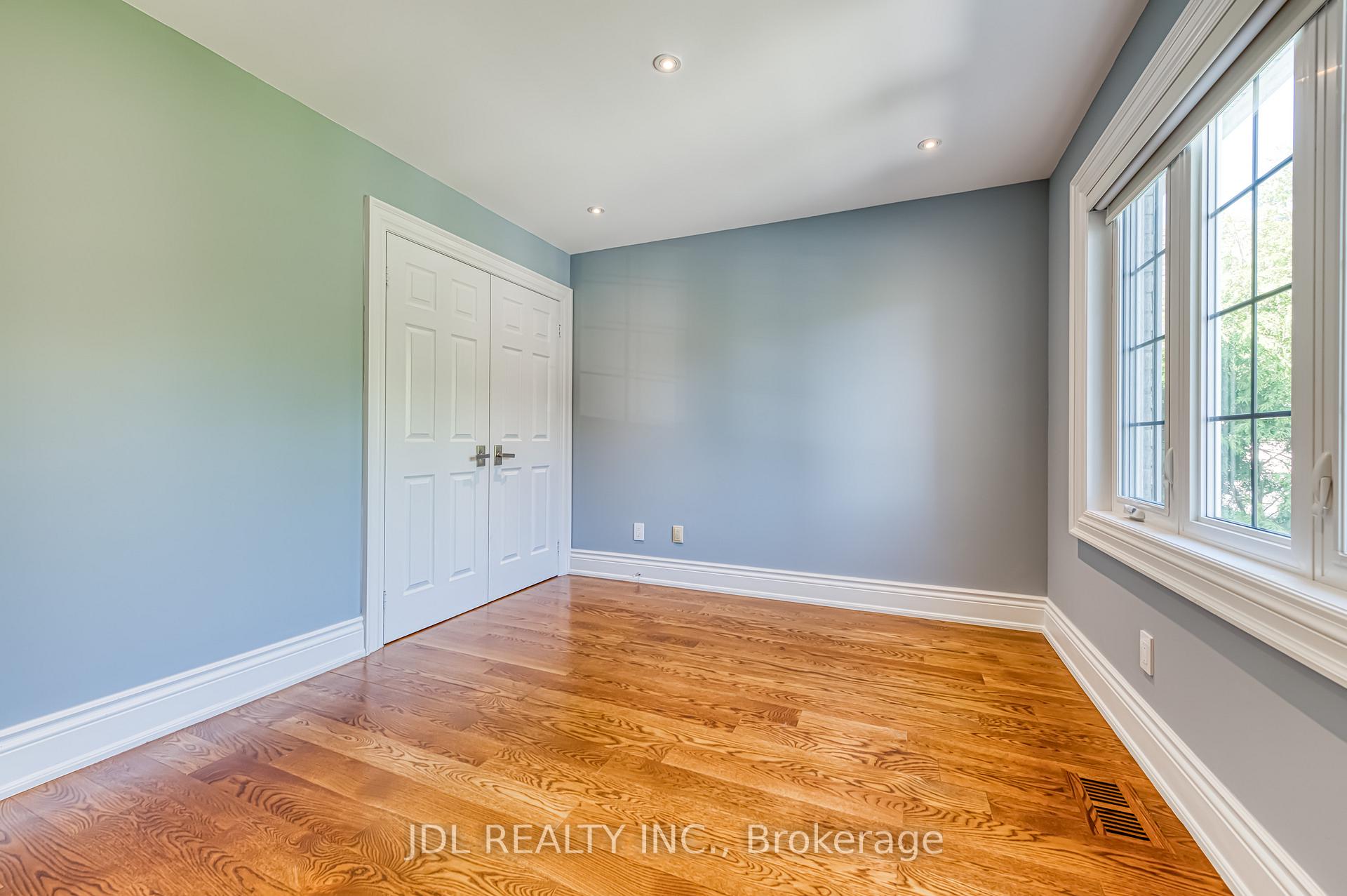 Photo 33 of 11 Heatherwood Crescent, Markham, Unionville — HOMEH