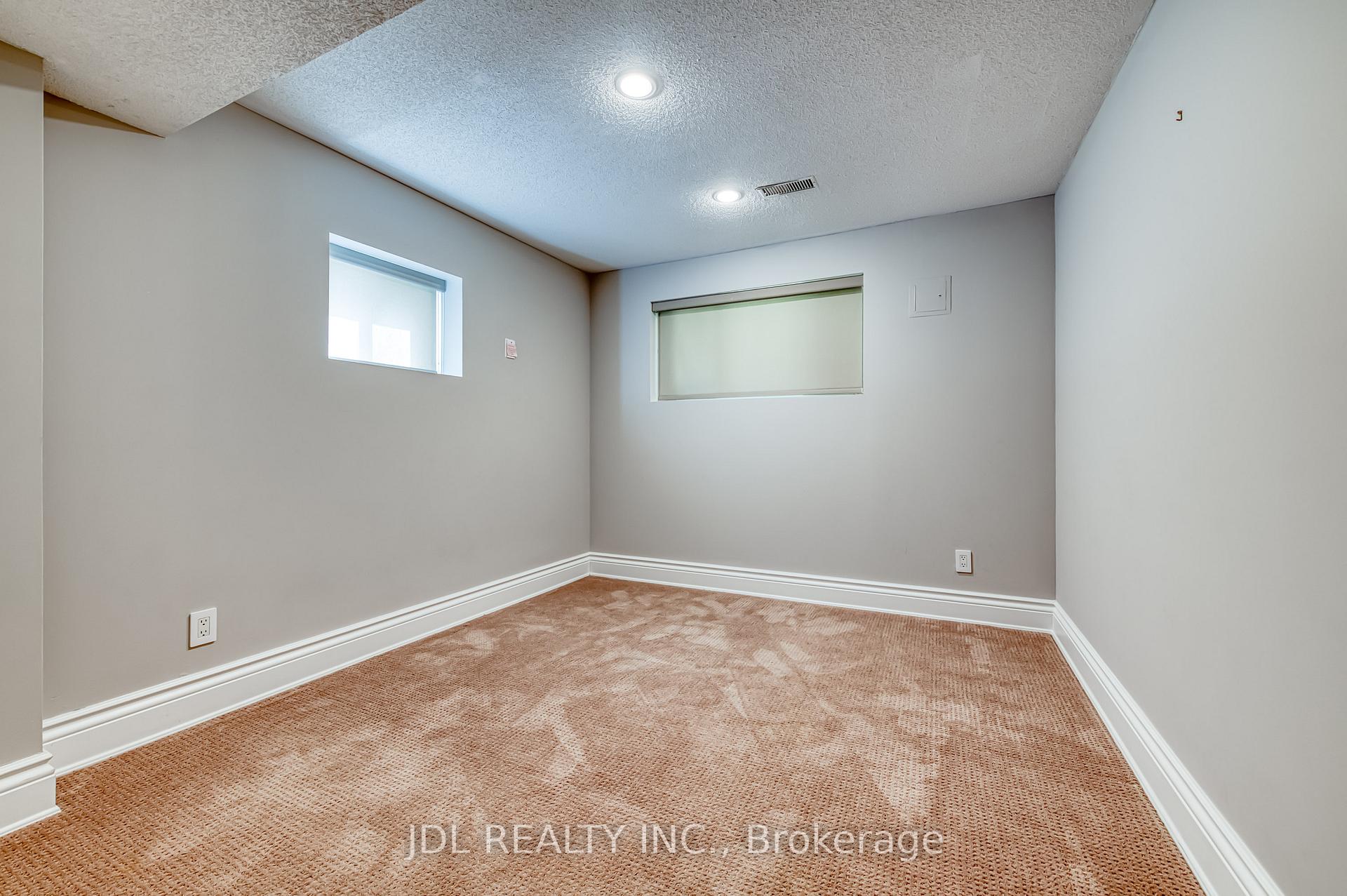 Photo 38 of 11 Heatherwood Crescent, Markham, Unionville — HOMEH