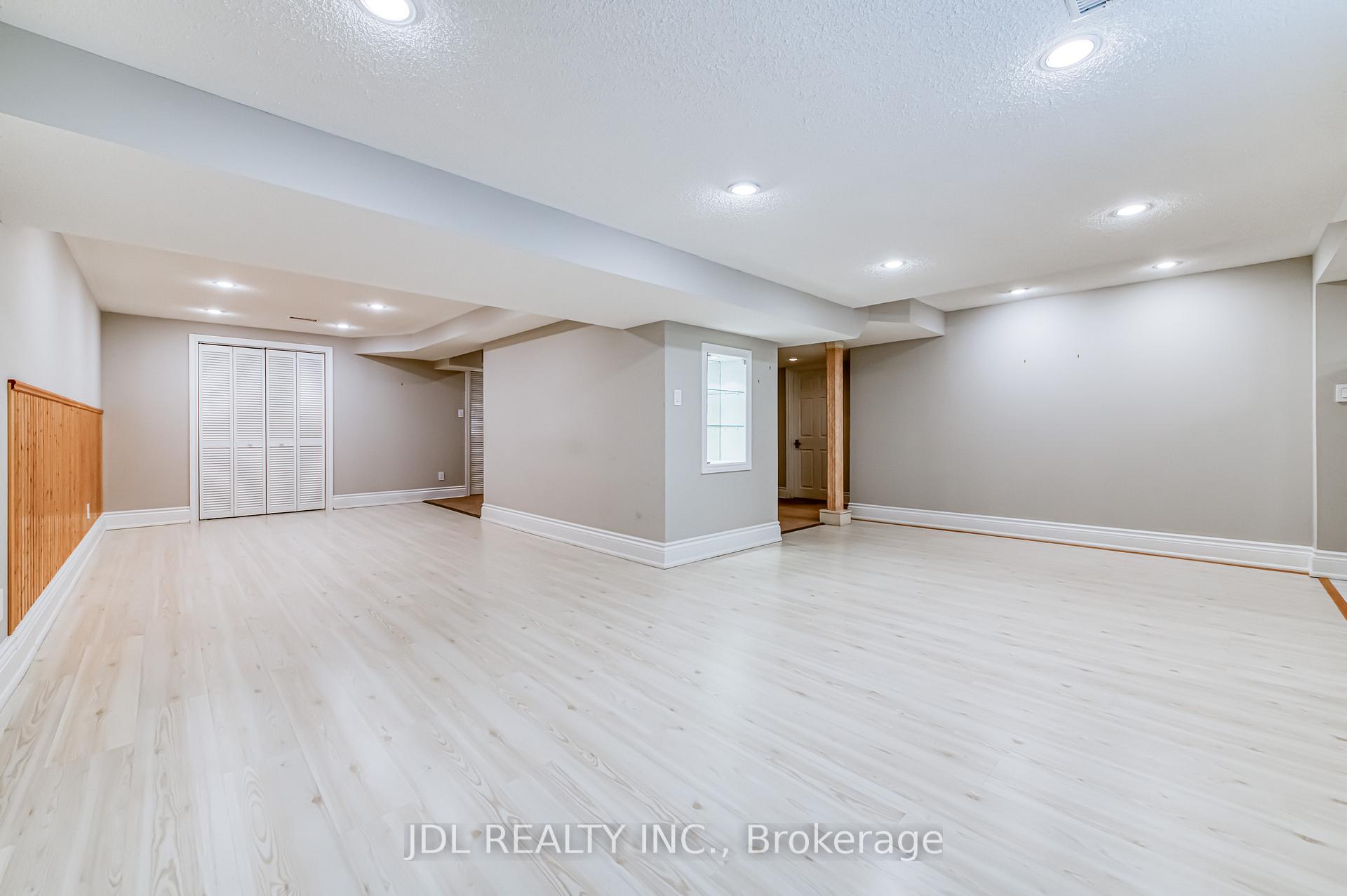 Photo 37 of 11 Heatherwood Crescent, Markham, Unionville — HOMEH