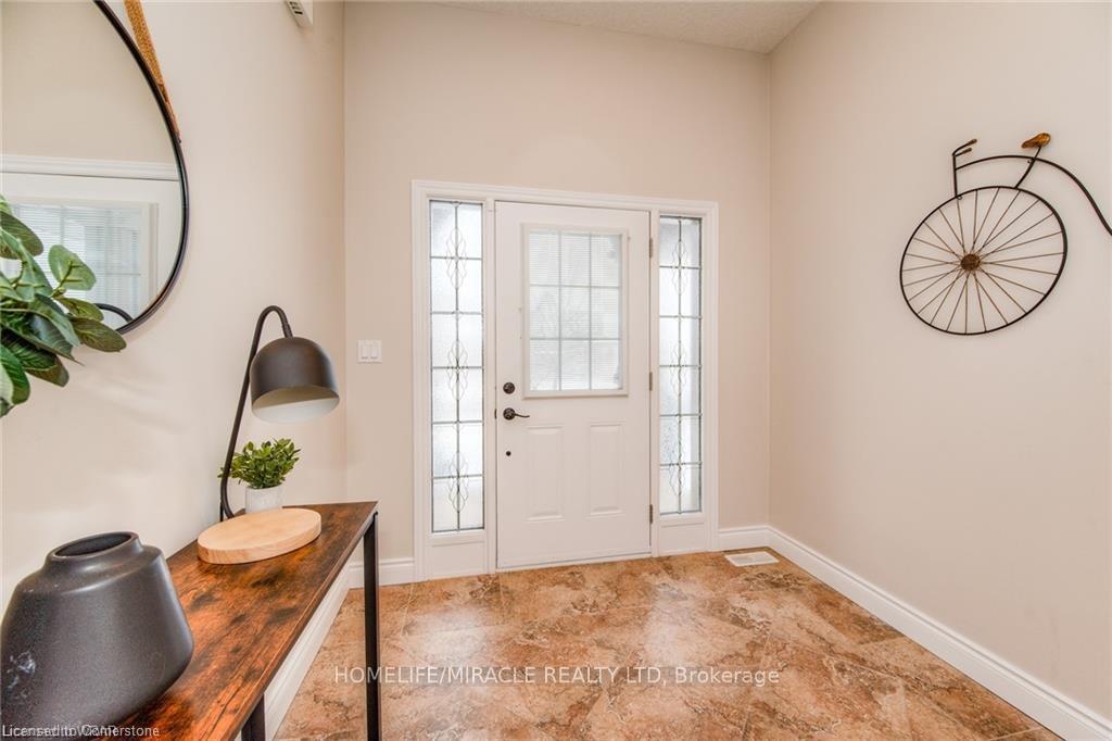 Photo 2 of 313 Zeller Drive, Kitchener, Grand River South — HOMEH