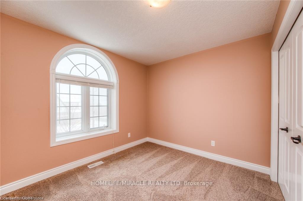 Photo 9 of 313 Zeller Drive, Kitchener, Grand River South — HOMEH