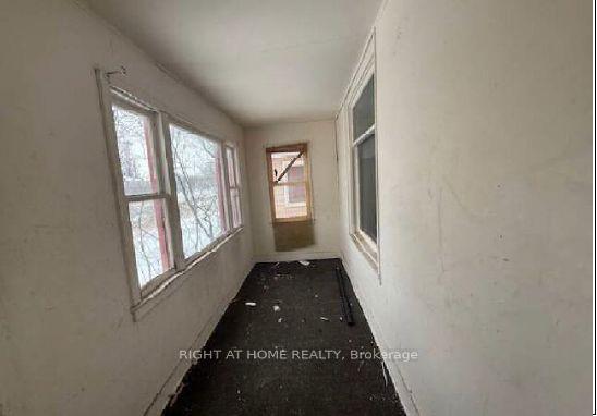 Photo 2 of 254 Albert Street W, Sault Ste Marie — HOMEH