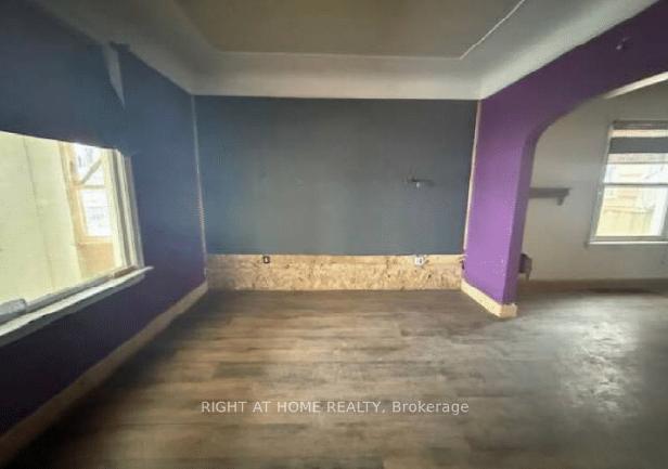 Photo 3 of 254 Albert Street W, Sault Ste Marie — HOMEH