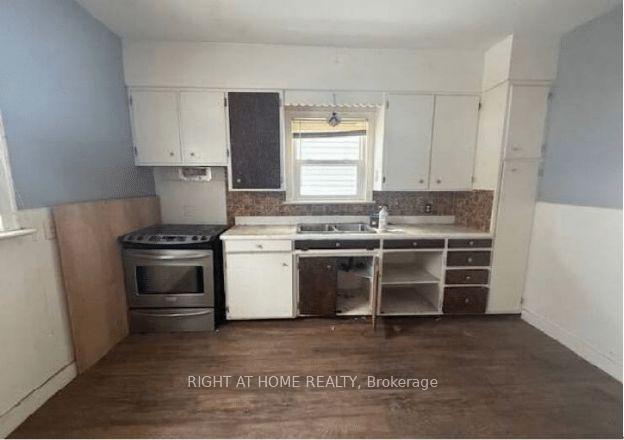 Photo 5 of 254 Albert Street W, Sault Ste Marie — HOMEH