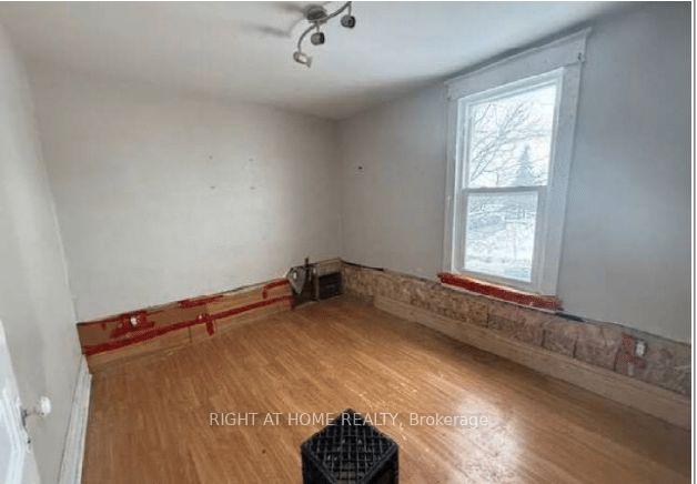 Photo 8 of 254 Albert Street W, Sault Ste Marie — HOMEH