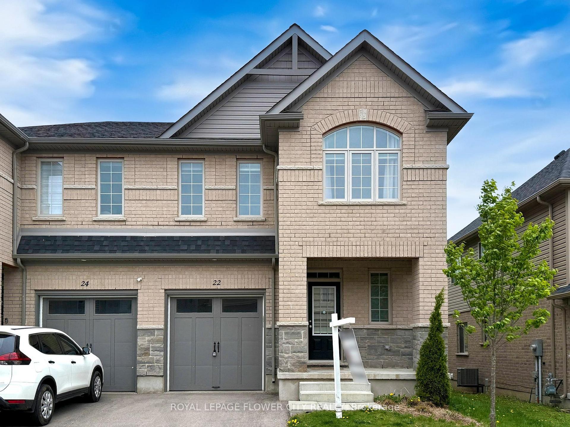 Photo 3 of 22 Gleason Crescent, Kitchener — HOMEH