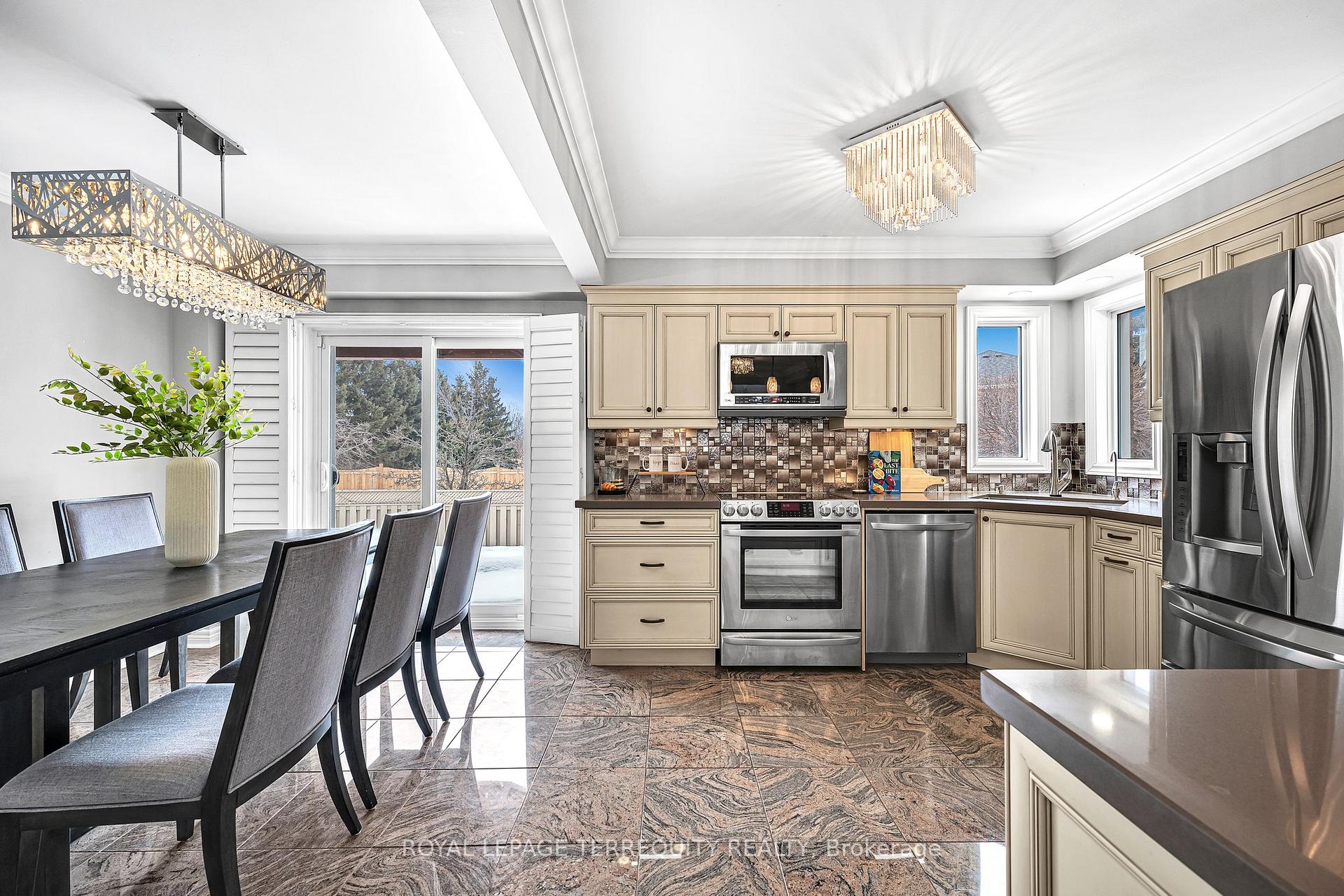 Photo 5 of 31 Brockman Crescent, Ajax, Central West — HOMEH
