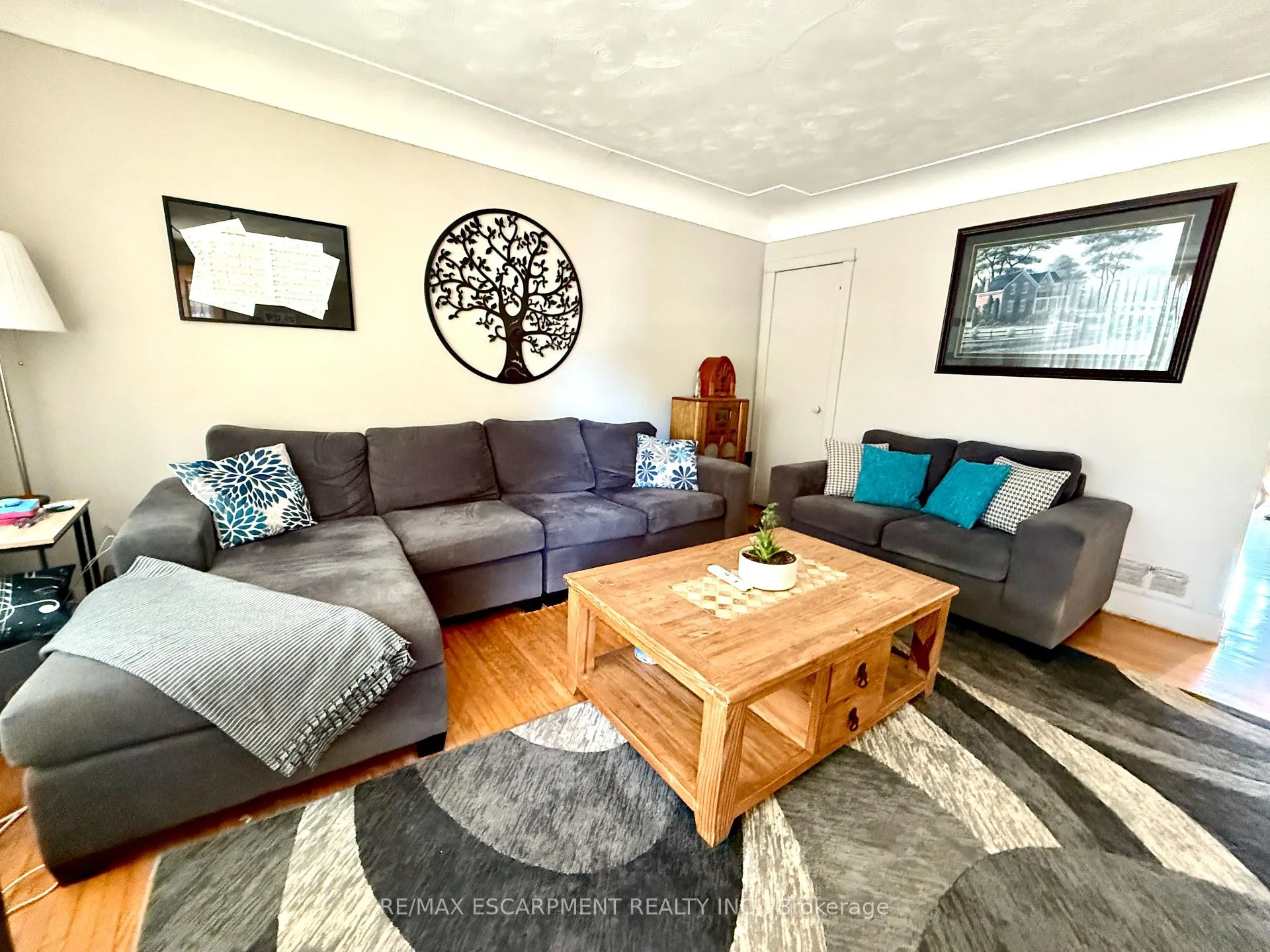 Photo 3 of 473 Hamilton Drive, Hamilton, Ancaster — HOMEH