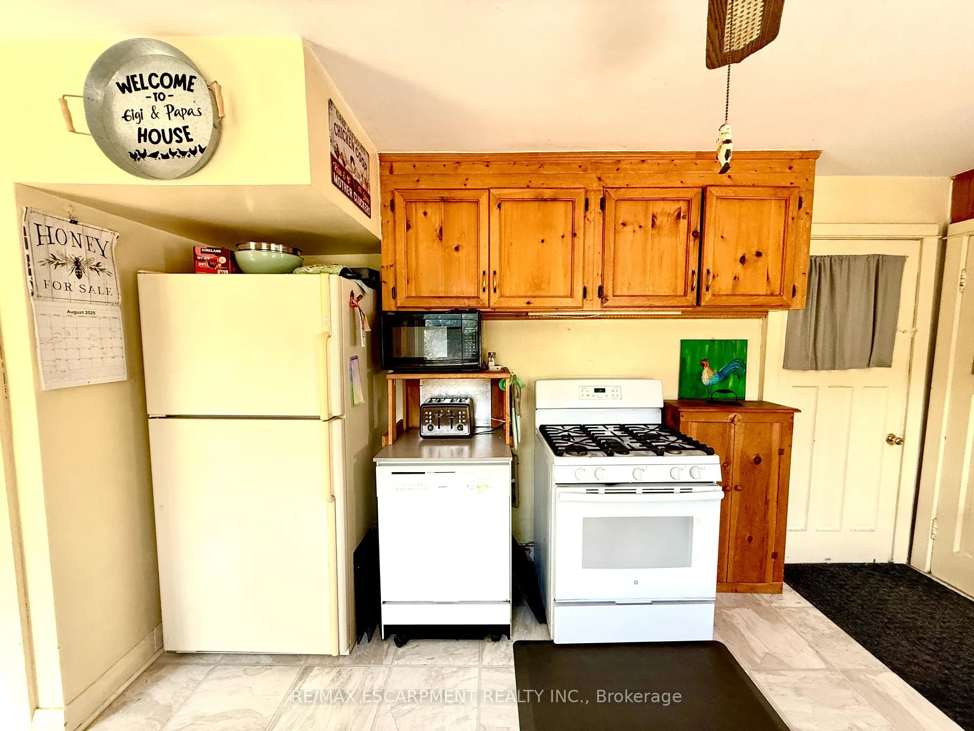 Photo 7 of 473 Hamilton Drive, Hamilton, Ancaster — HOMEH