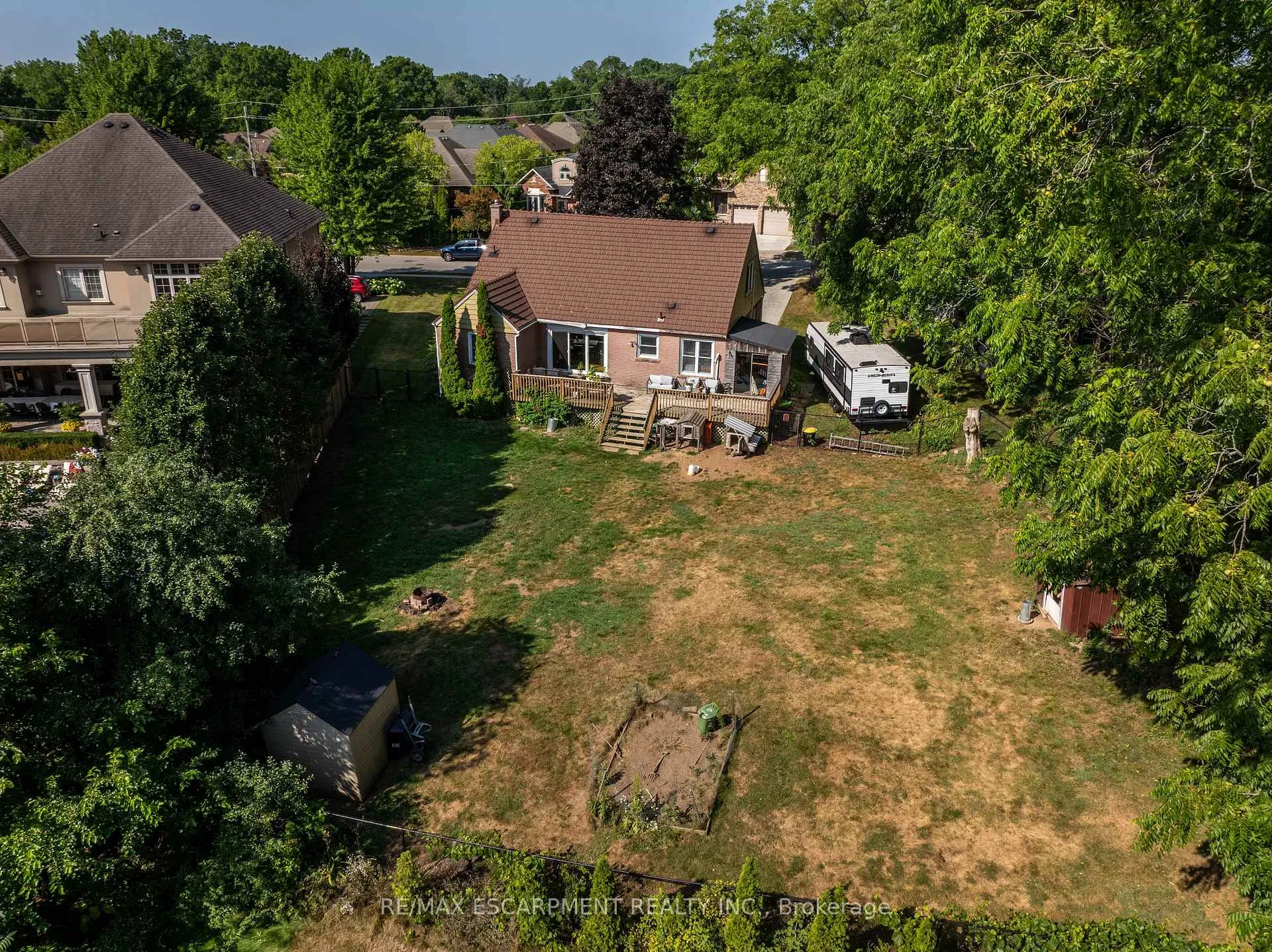 Photo 14 of 473 Hamilton Drive, Hamilton, Ancaster — HOMEH