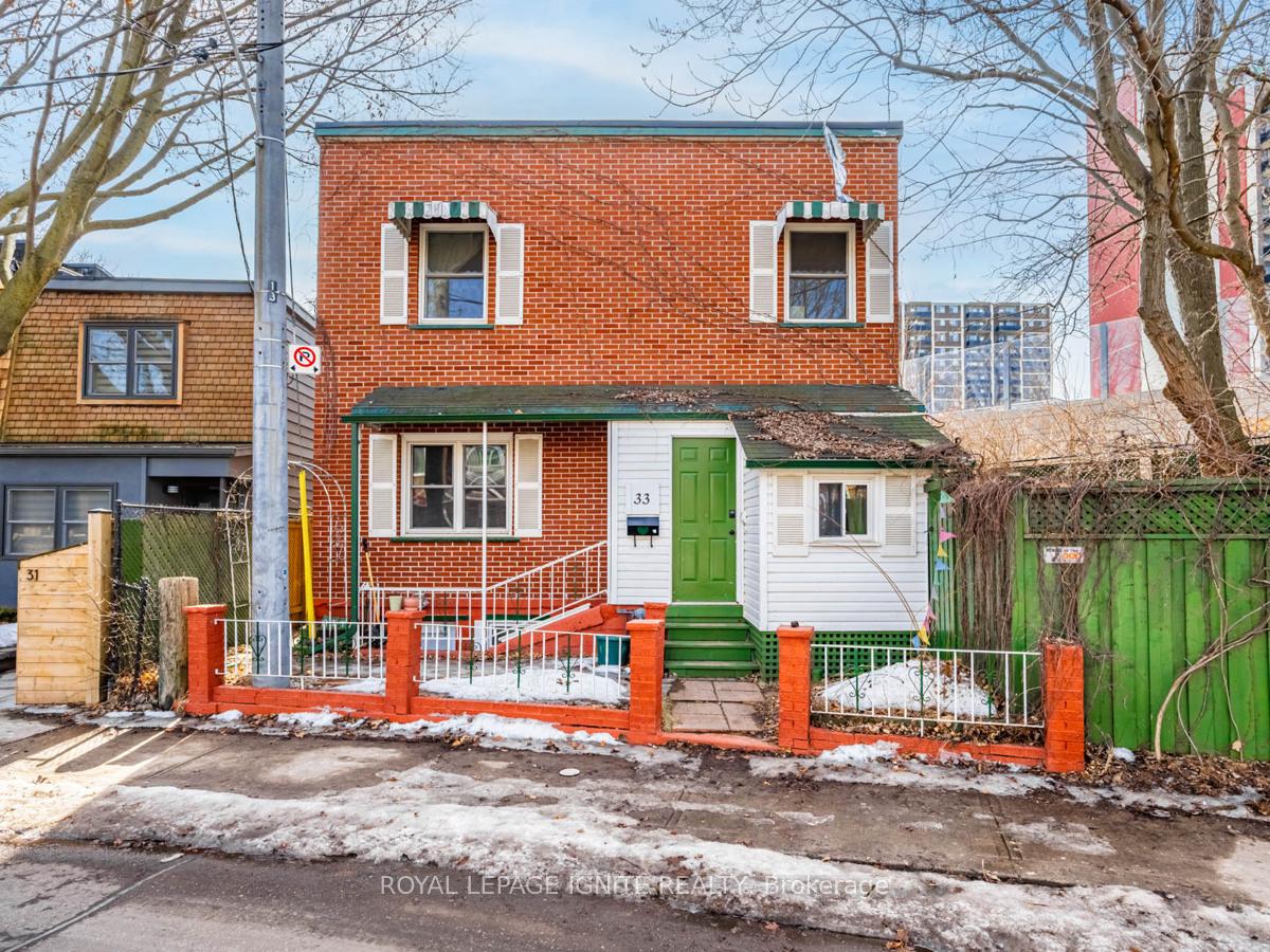 Photo 1 of 33 Delaney Crescent S, Toronto, Little Portugal — HOMEH