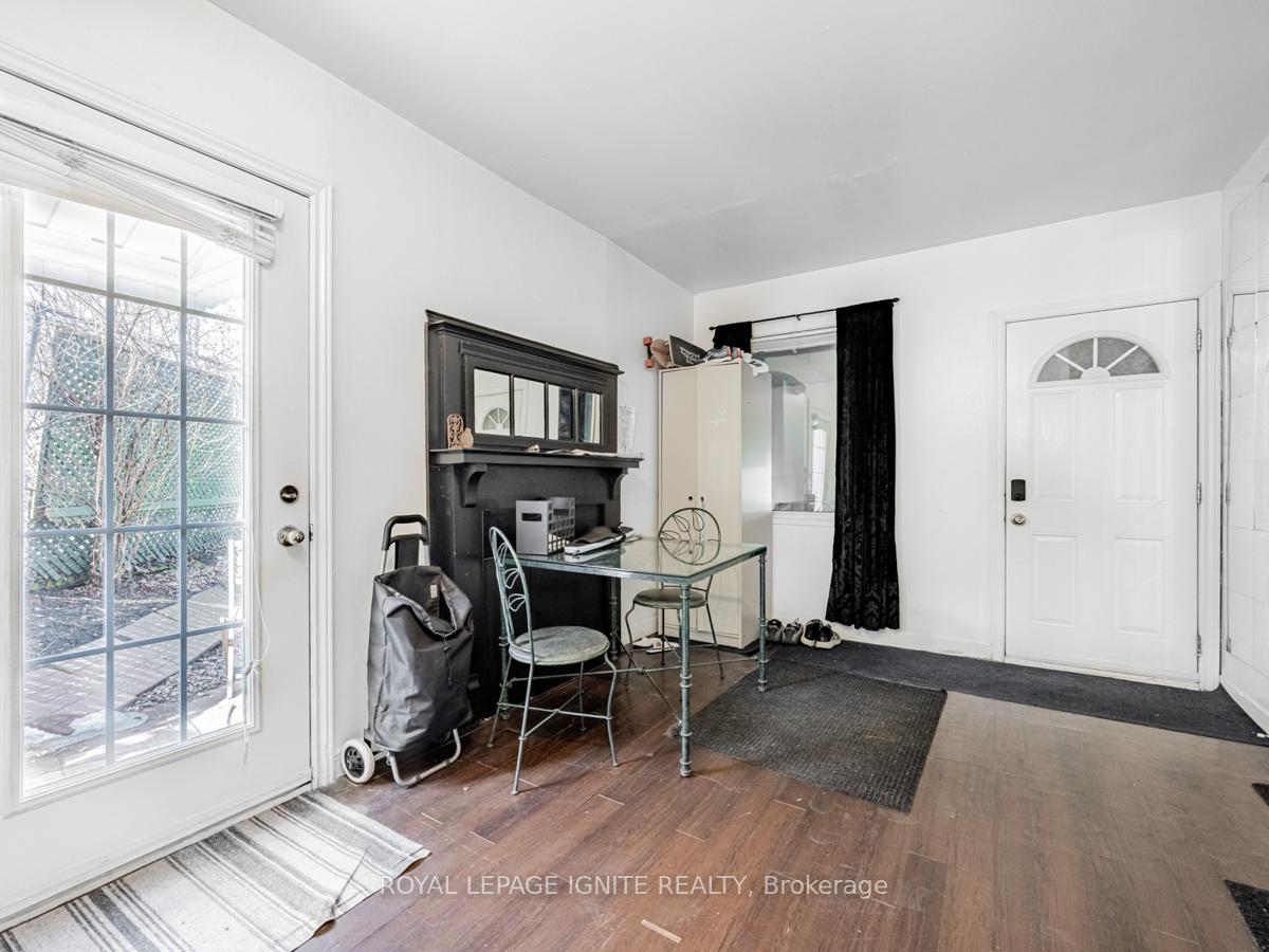 Photo 9 of 33 Delaney Crescent S, Toronto, Little Portugal — HOMEH