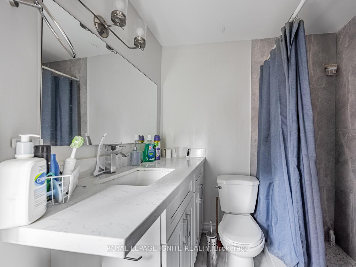 Photo 17 of 33 Delaney Crescent S, Toronto, Little Portugal — HOMEH