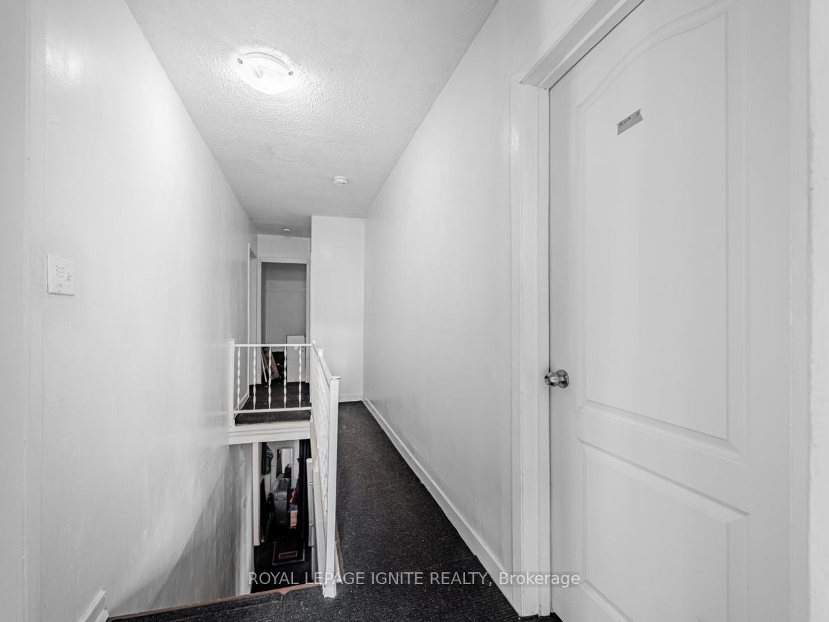 Photo 20 of 33 Delaney Crescent S, Toronto, Little Portugal — HOMEH