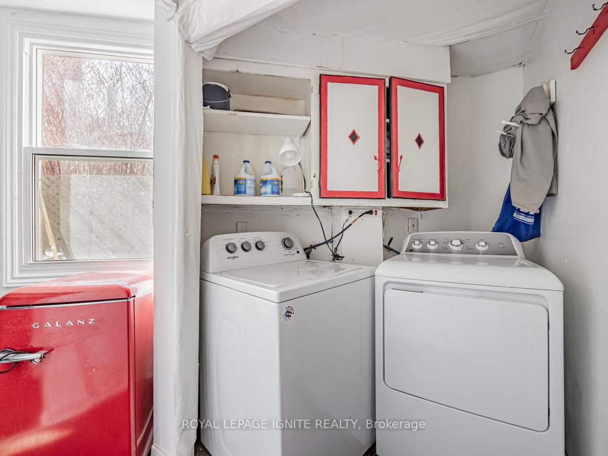 Photo 24 of 33 Delaney Crescent S, Toronto, Little Portugal — HOMEH