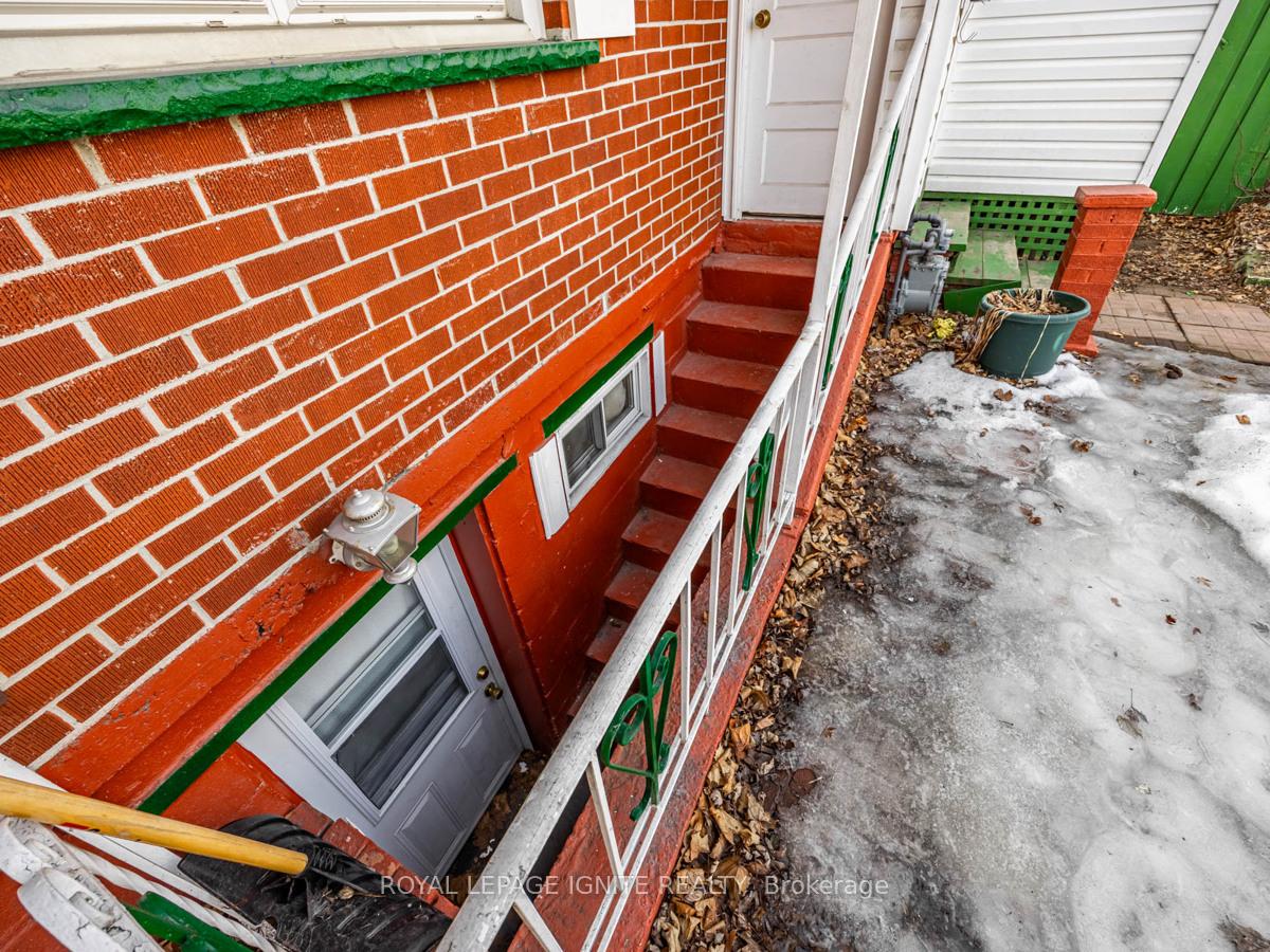Photo 25 of 33 Delaney Crescent S, Toronto, Little Portugal — HOMEH
