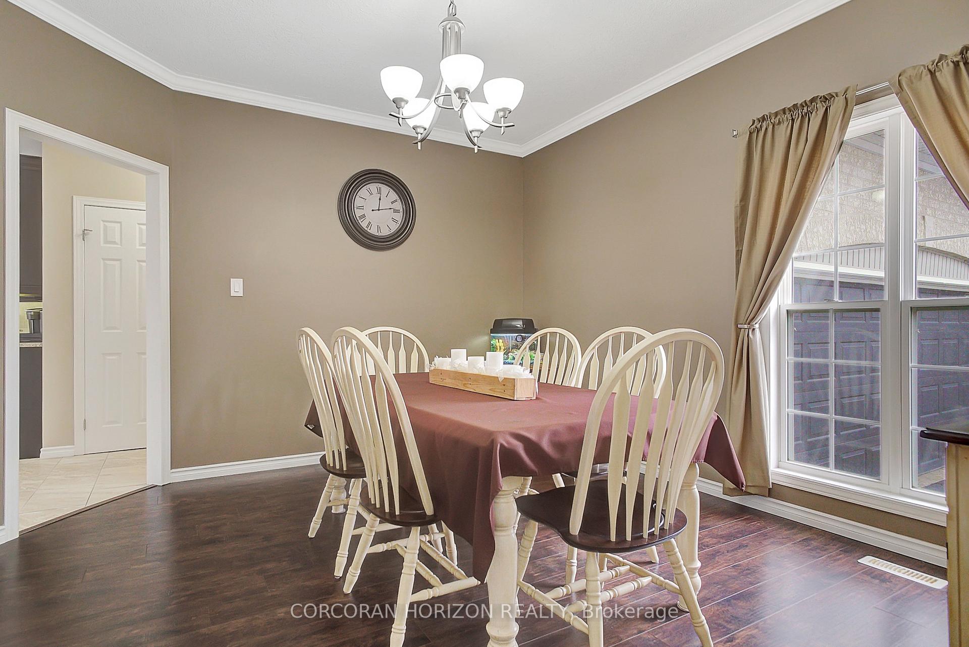 Photo 9 of 55 Woodcrest Court, Kitchener, Doon South — HOMEH