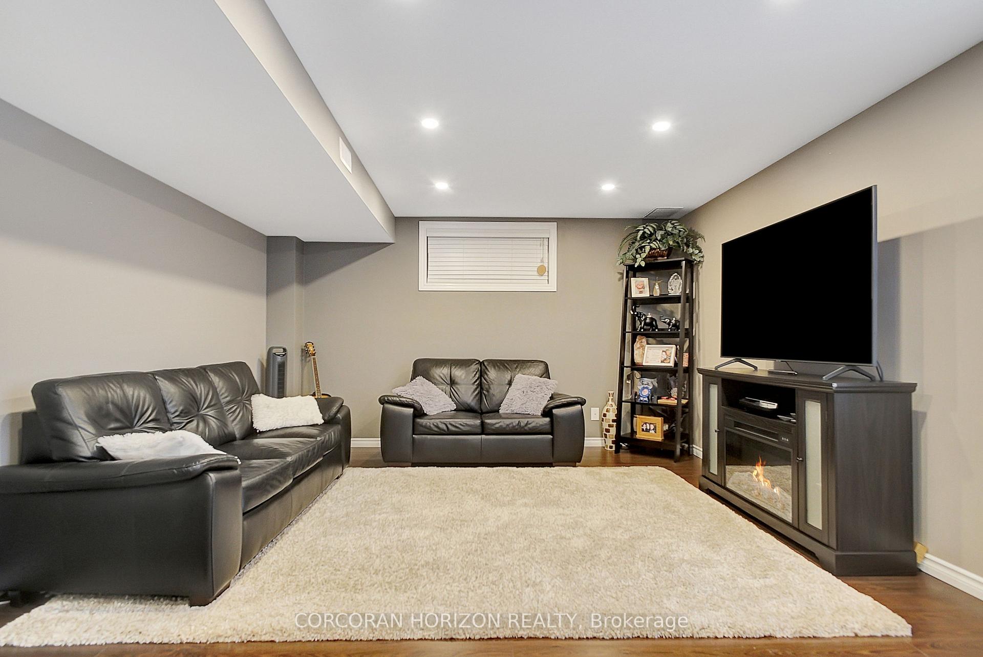 Photo 26 of 55 Woodcrest Court, Kitchener, Doon South — HOMEH