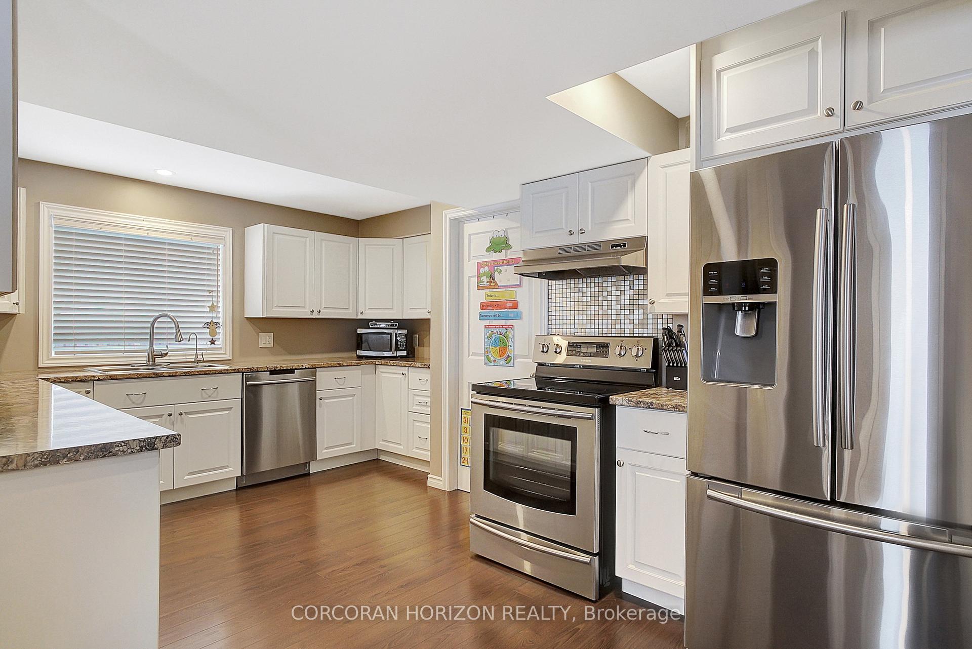 Photo 29 of 55 Woodcrest Court, Kitchener, Doon South — HOMEH