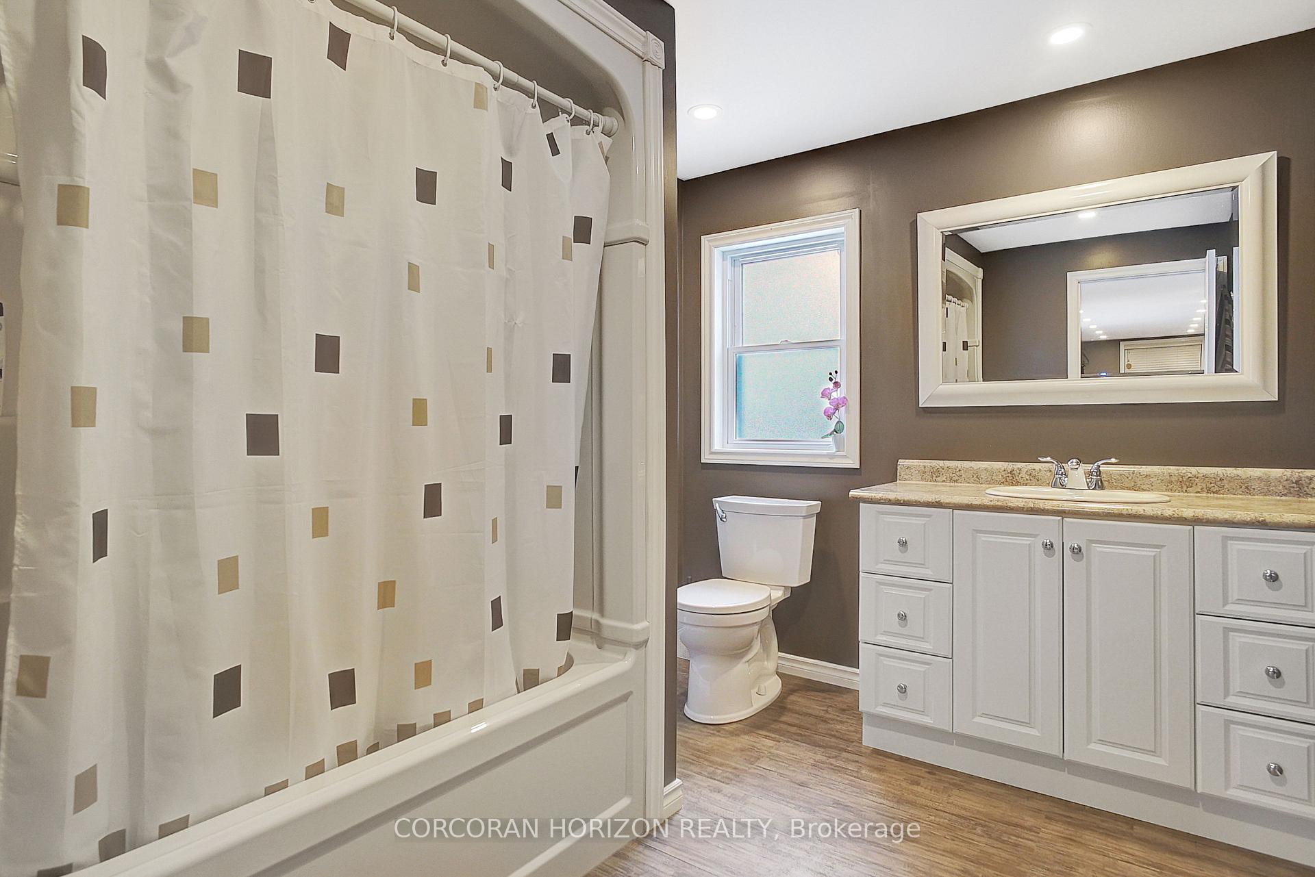 Photo 34 of 55 Woodcrest Court, Kitchener, Doon South — HOMEH