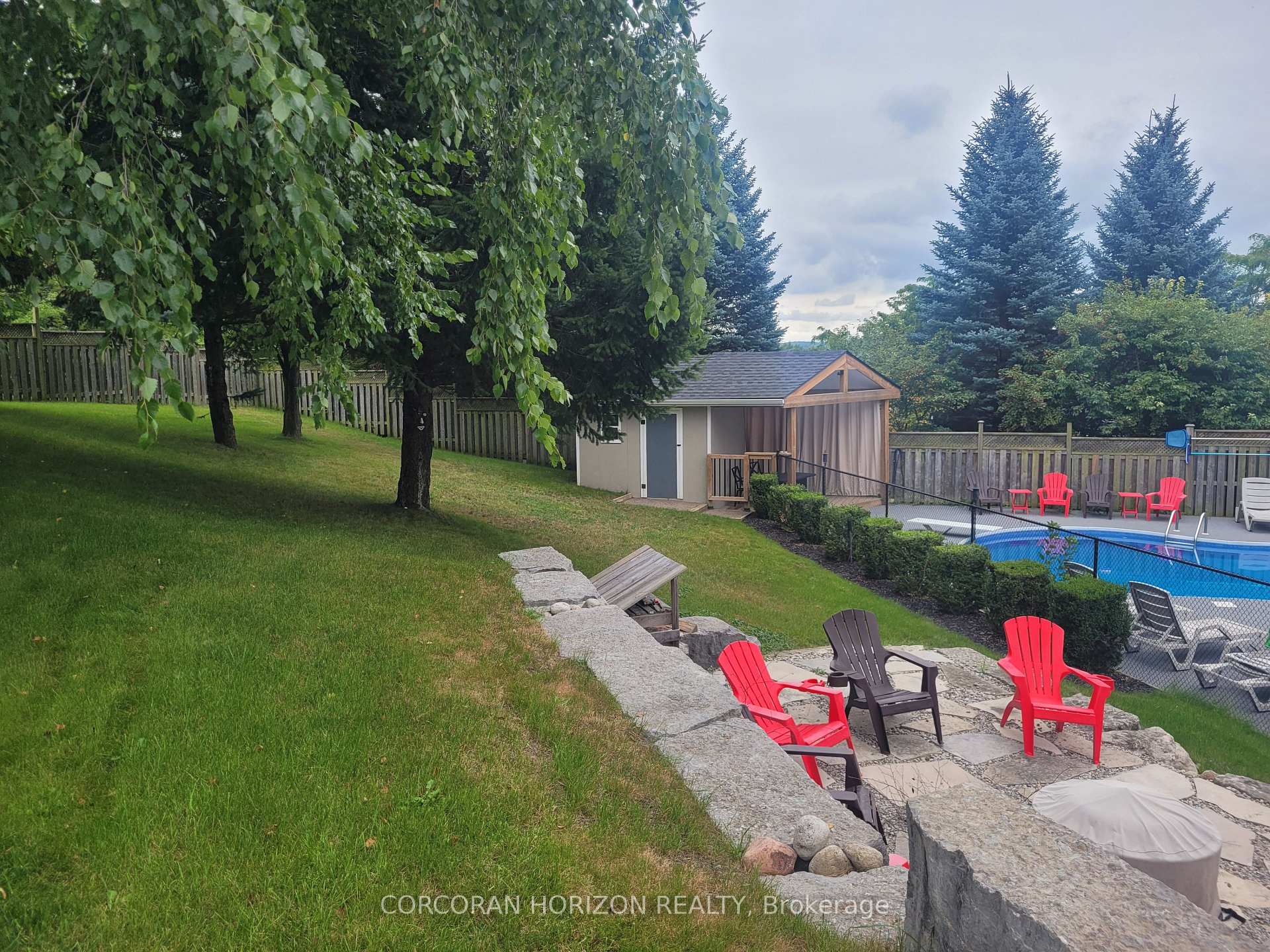 Photo 46 of 55 Woodcrest Court, Kitchener, Doon South — HOMEH