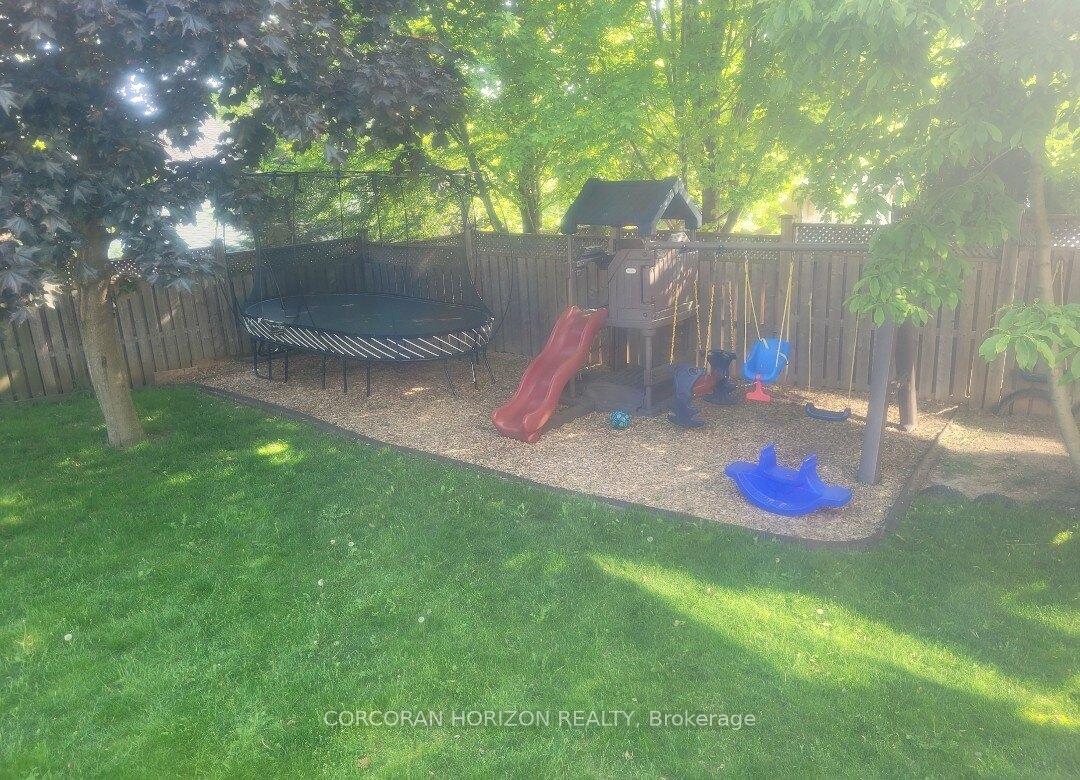 Photo 42 of 55 Woodcrest Court, Kitchener, Doon South — HOMEH
