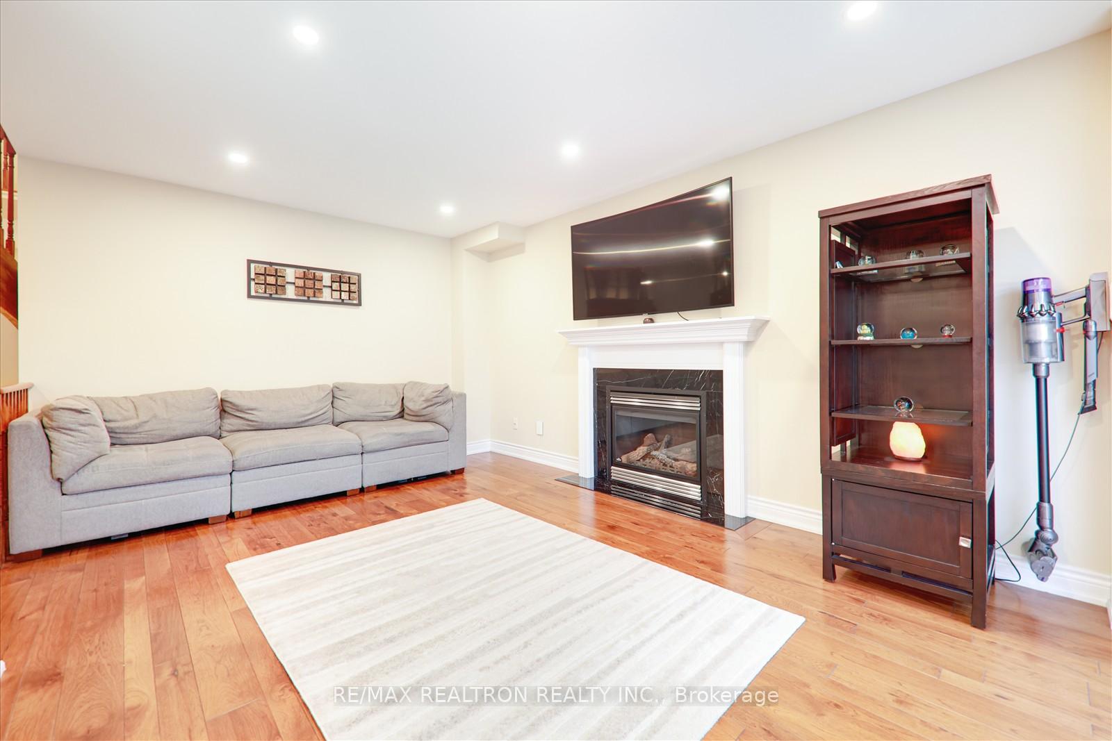 Photo 11 of 2240 Webster Boulevard, Innisfil, Alcona — HOMEH