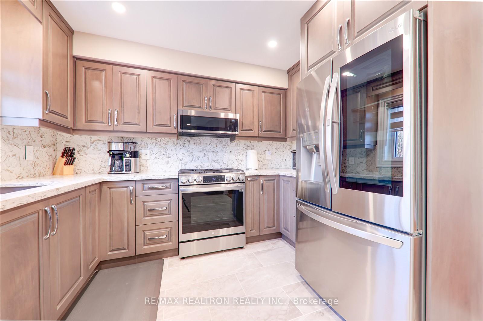 Photo 13 of 2240 Webster Boulevard, Innisfil, Alcona — HOMEH