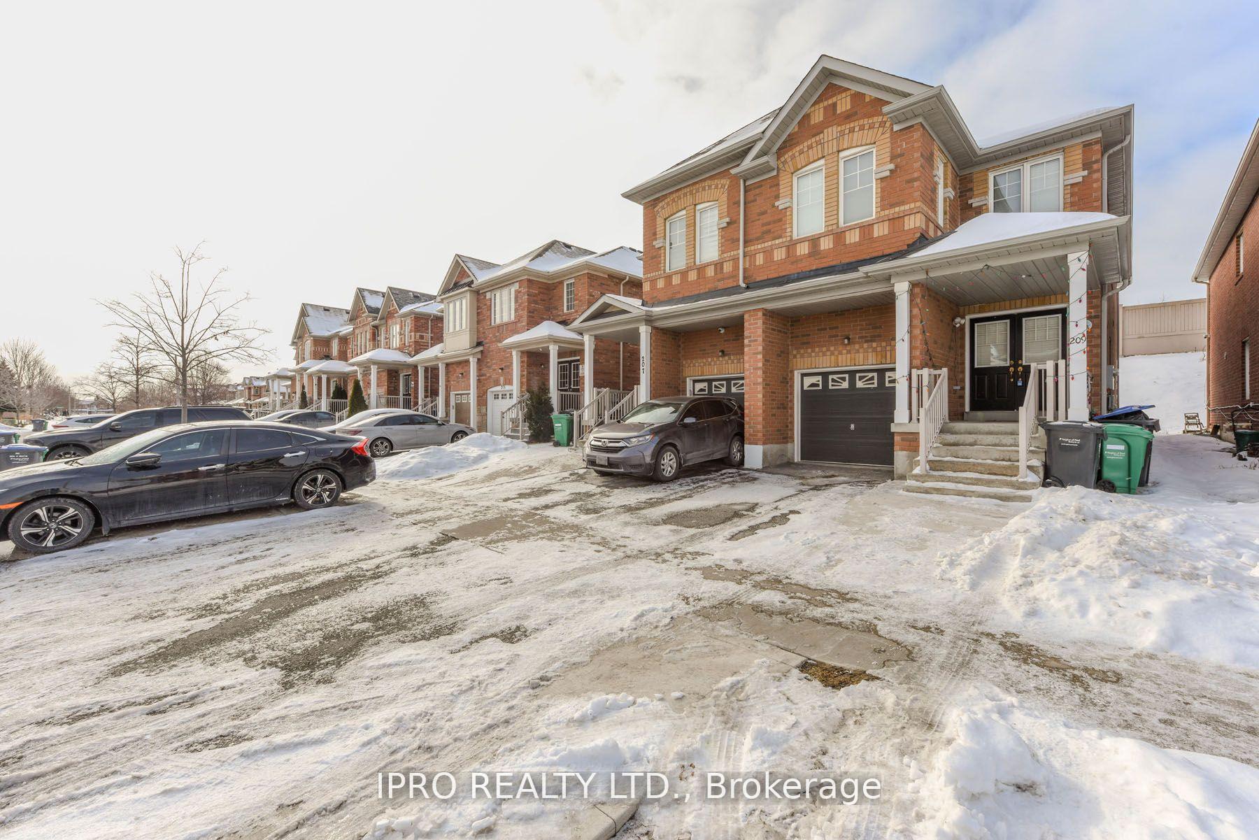 Photo 2 of 209 Checkerberry Crescent, Brampton, Sandringham-Wellington — HOMEH